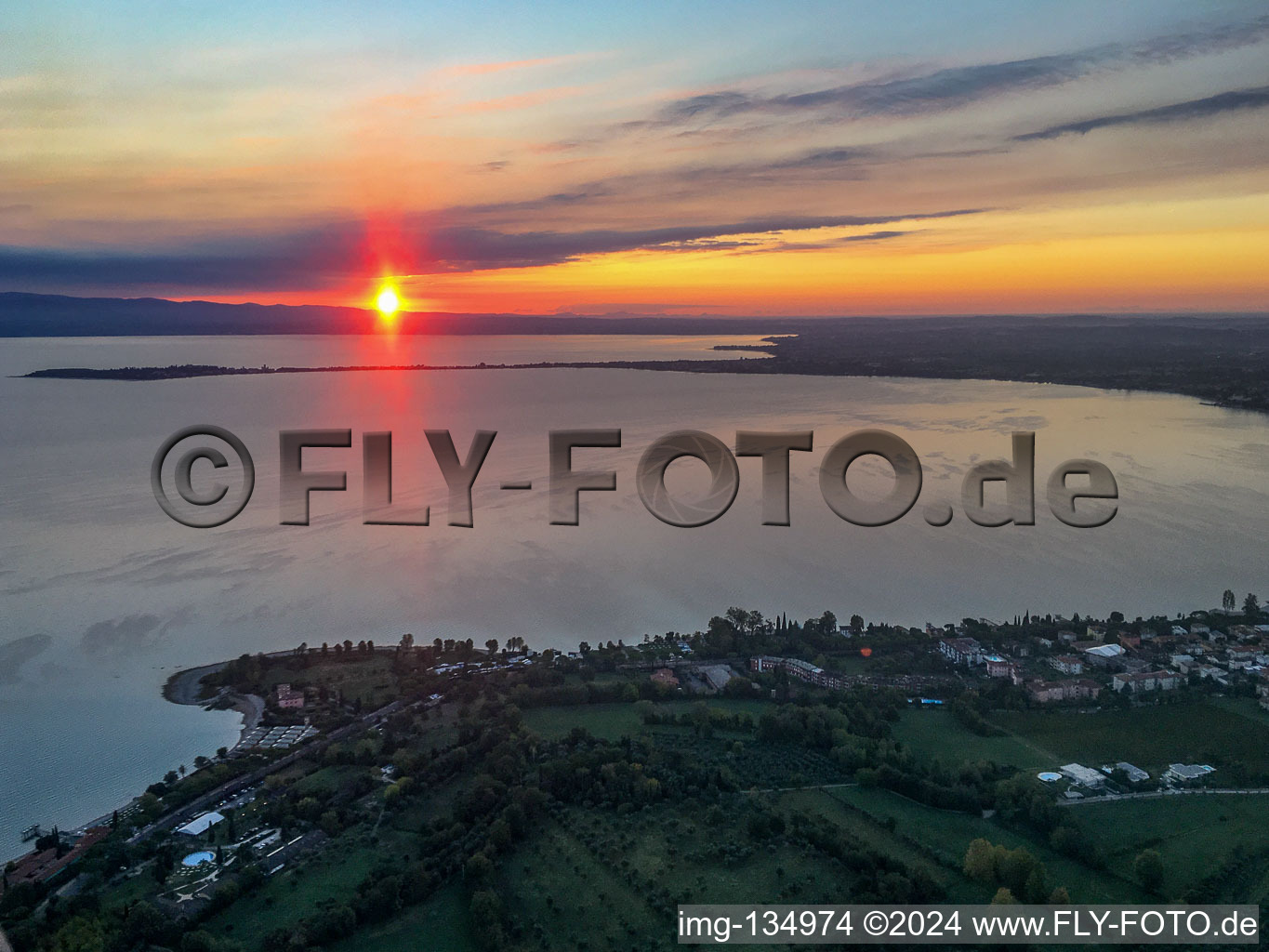 Sunrise at Campeggio del Vò Lake Garda in Desenzano del Garda in the state Brescia, Italy