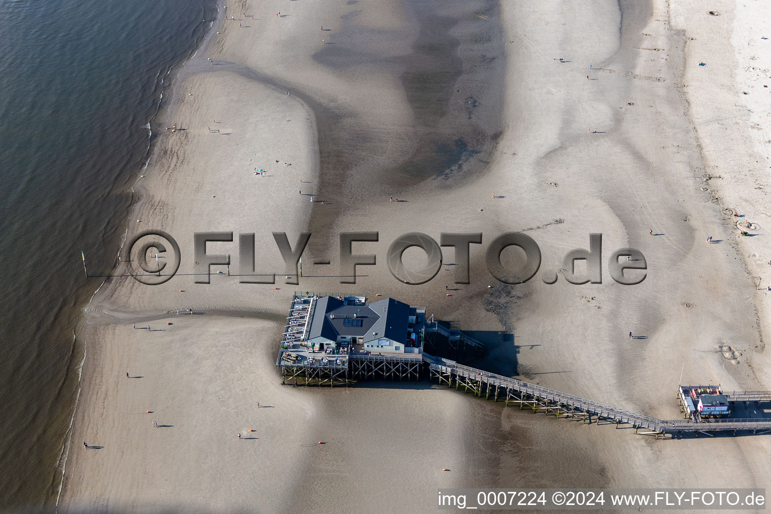 Swimming area Ording with Cafe Ohana Bar in the district Ording in Sankt Peter-Ording in the state Schleswig Holstein, Germany