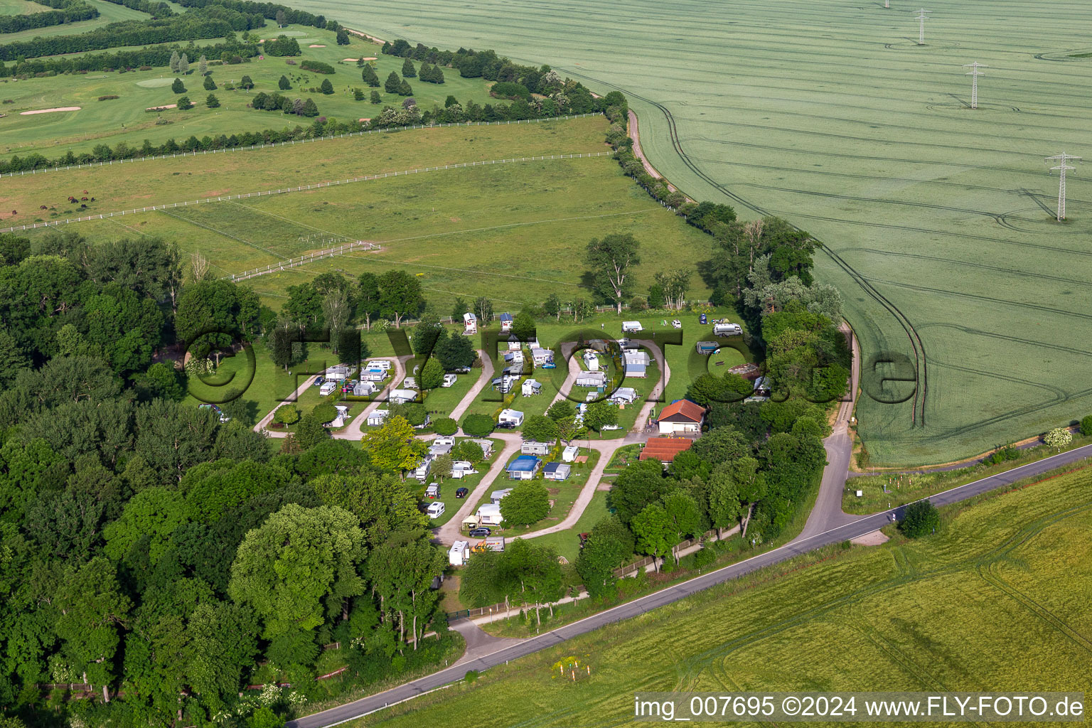 Oblique view of Camping Drei Gleichen in the district Mühlberg in Drei Gleichen in the state Thuringia, Germany