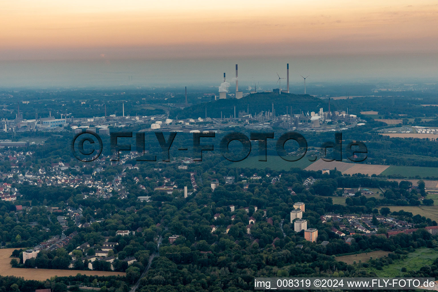 Aerial view of Ruhr Oel GmbH, Halde Oberscholven wind farm, Uniper power plants in Gelsenkirchen in the state North Rhine-Westphalia, Germany