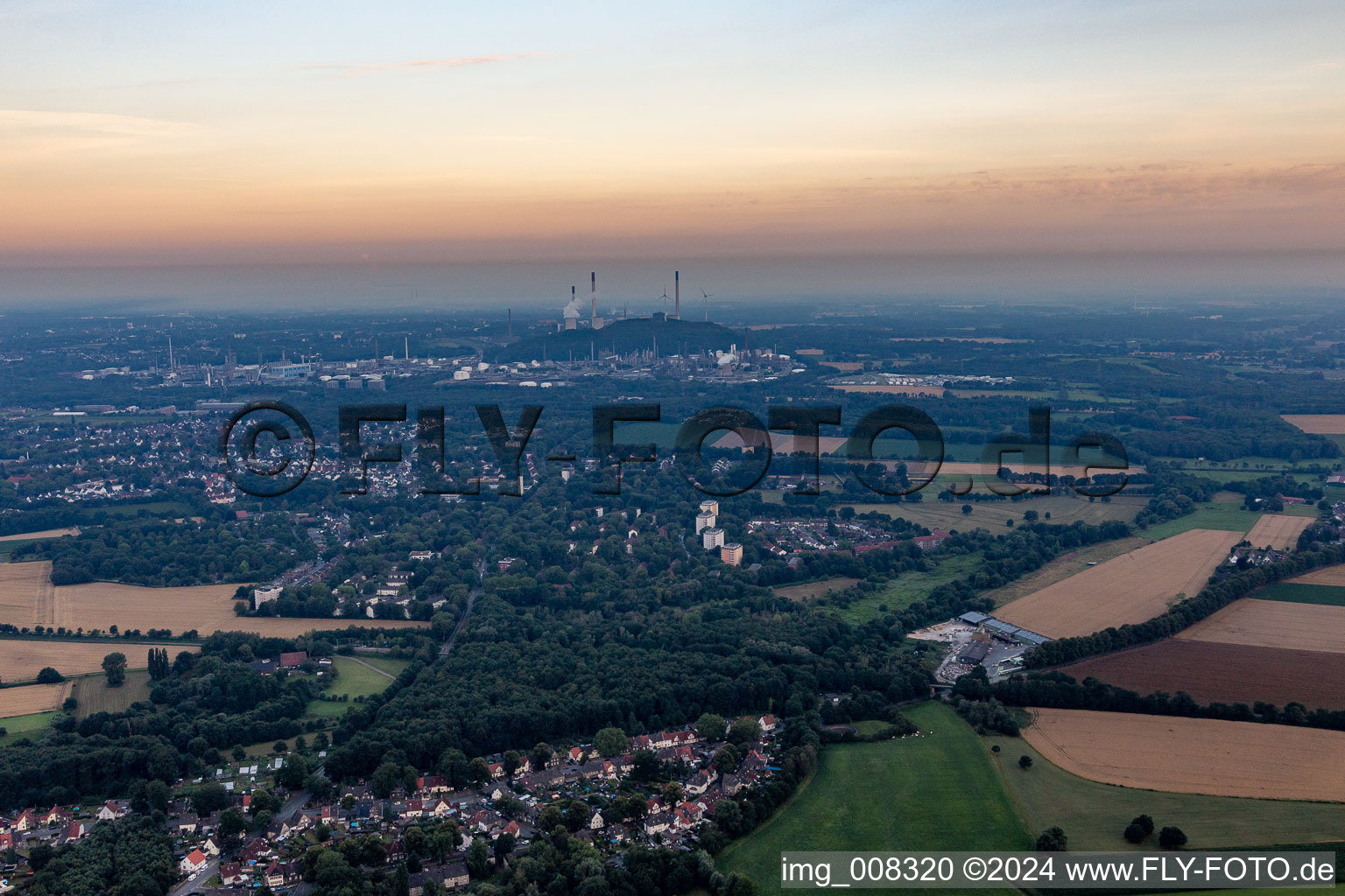 Aerial photograpy of Ruhr Oel GmbH, Halde Oberscholven wind farm, Uniper power plants in the district Scholven in Gelsenkirchen in the state North Rhine-Westphalia, Germany