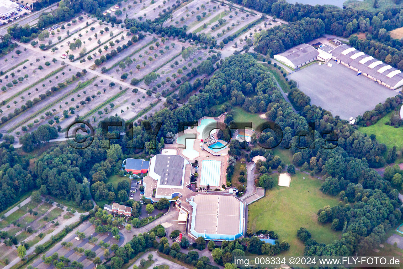 Sports paradise. Indoor swimming pool Gelsenkirchen-Horst in the district Erle-Berger Feld in Gelsenkirchen in the state North Rhine-Westphalia, Germany