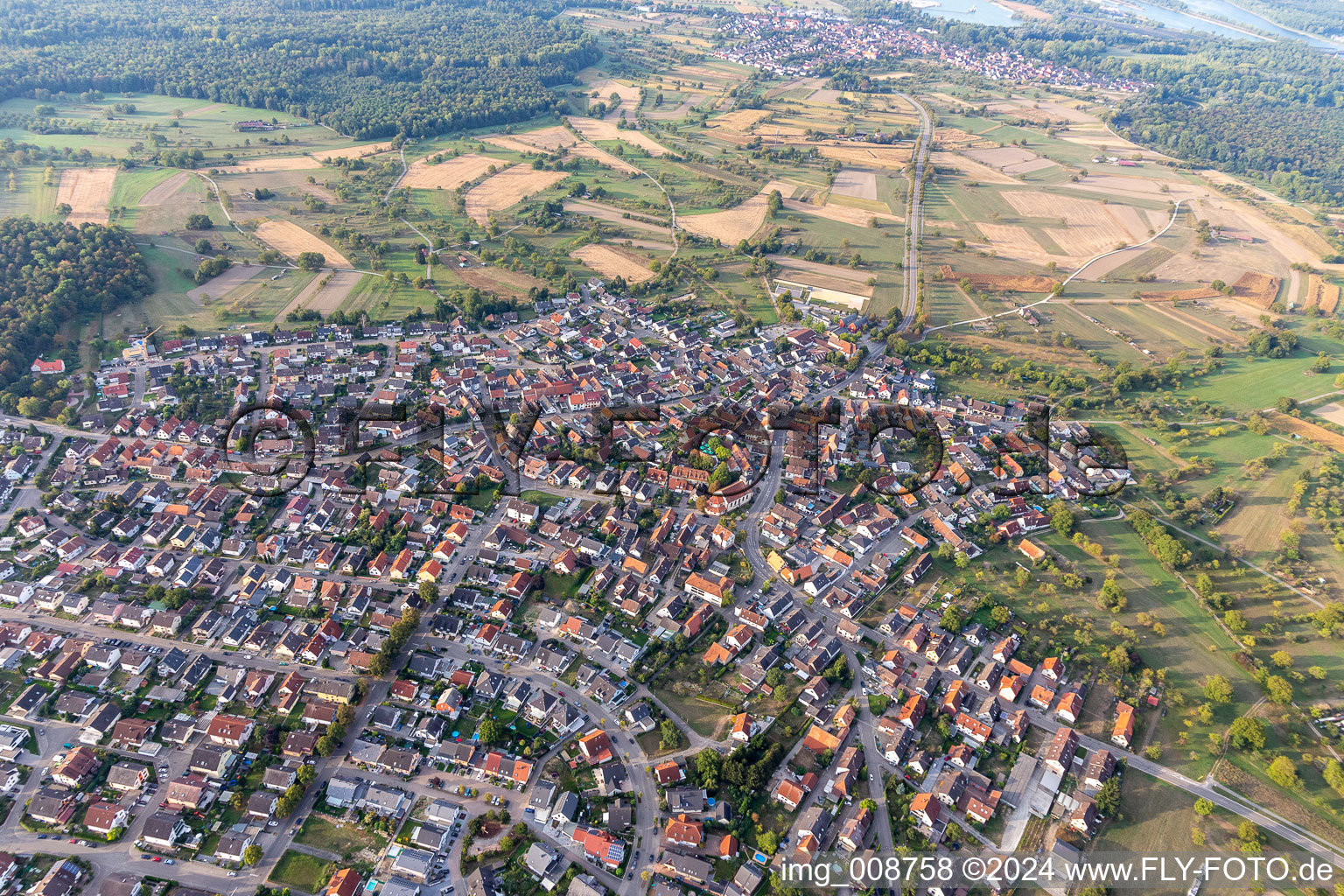 From the southeast in the district Ottersdorf in Rastatt in the state Baden-Wuerttemberg, Germany