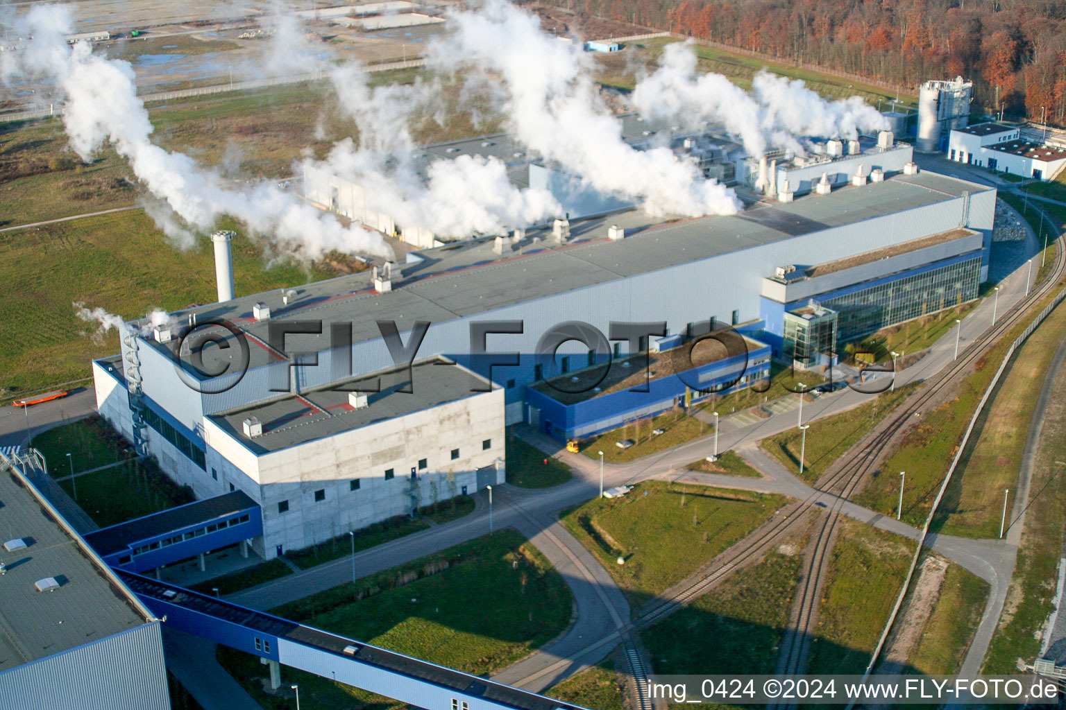 Oblique view of Palm paper mill in the Oberwald industrial area in Wörth am Rhein in the state Rhineland-Palatinate, Germany