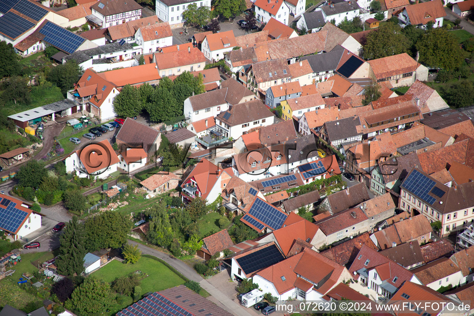 Aerial view of Village view in the district Heuchelheim in Heuchelheim-Klingen in the state Rhineland-Palatinate