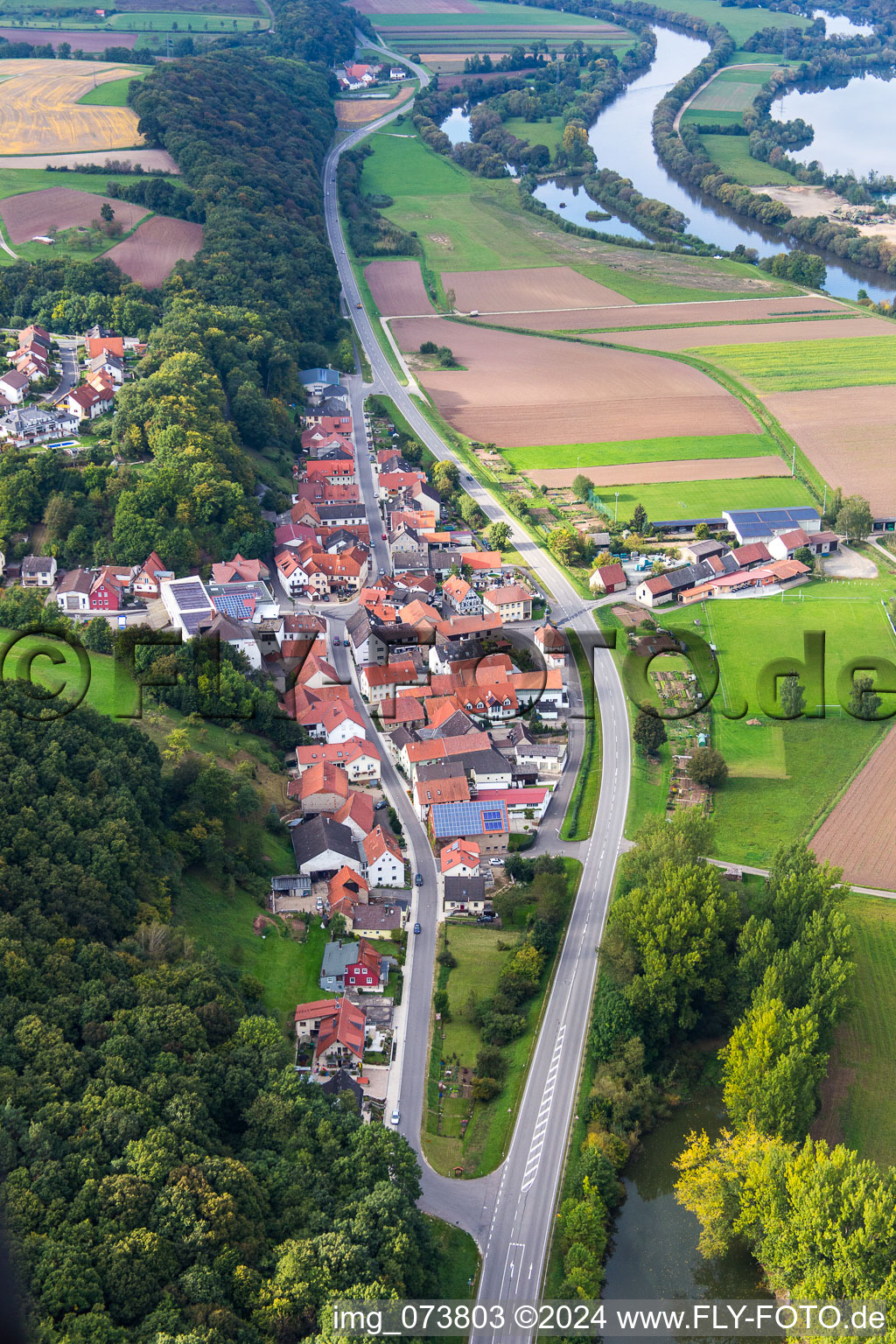 Place on the Main in the district Roßstadt in Eltmann in the state Bavaria, Germany