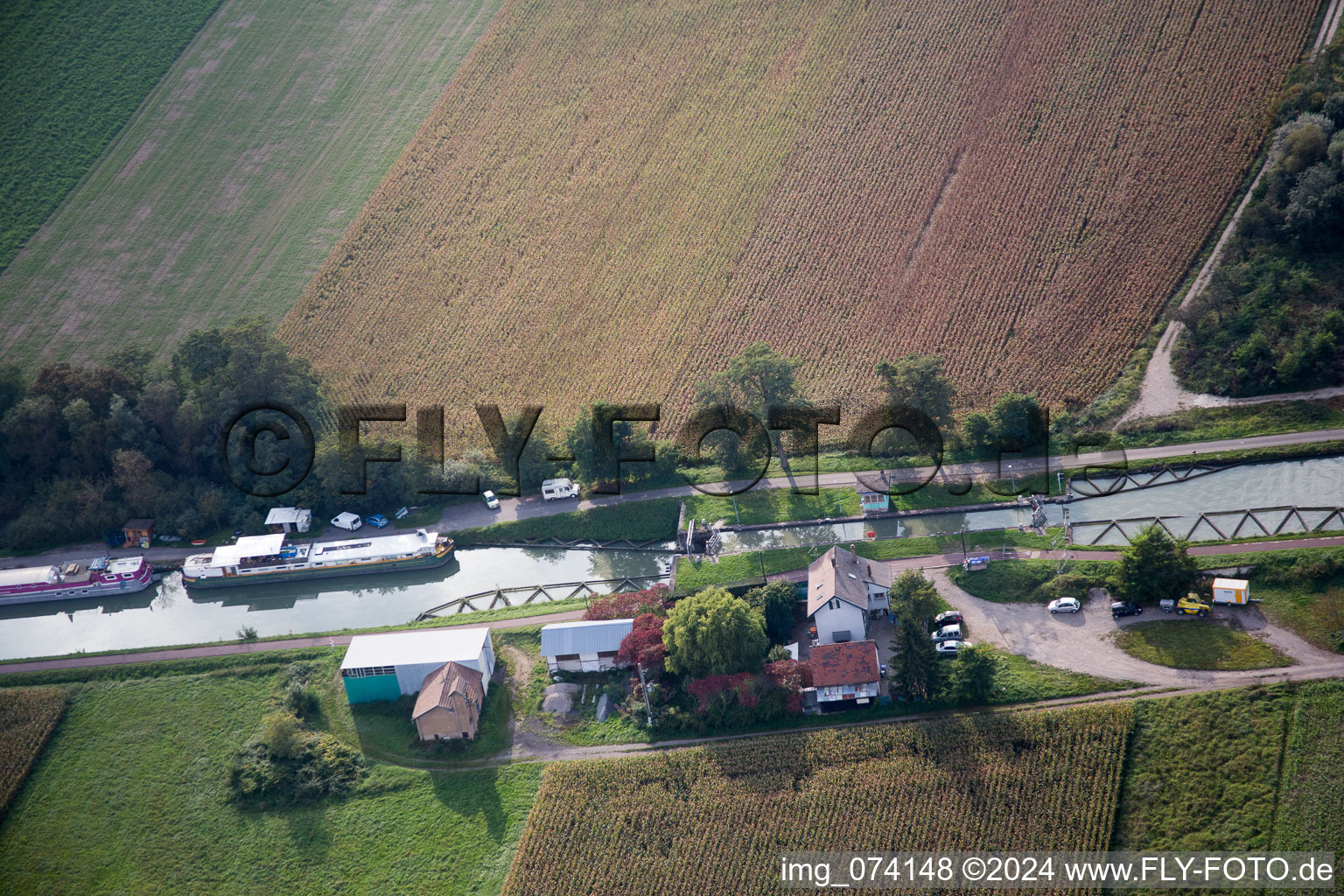 Vendenheim, Eckwersheim, Marne au Rhin canal in Eckwersheim in the state Bas-Rhin, France