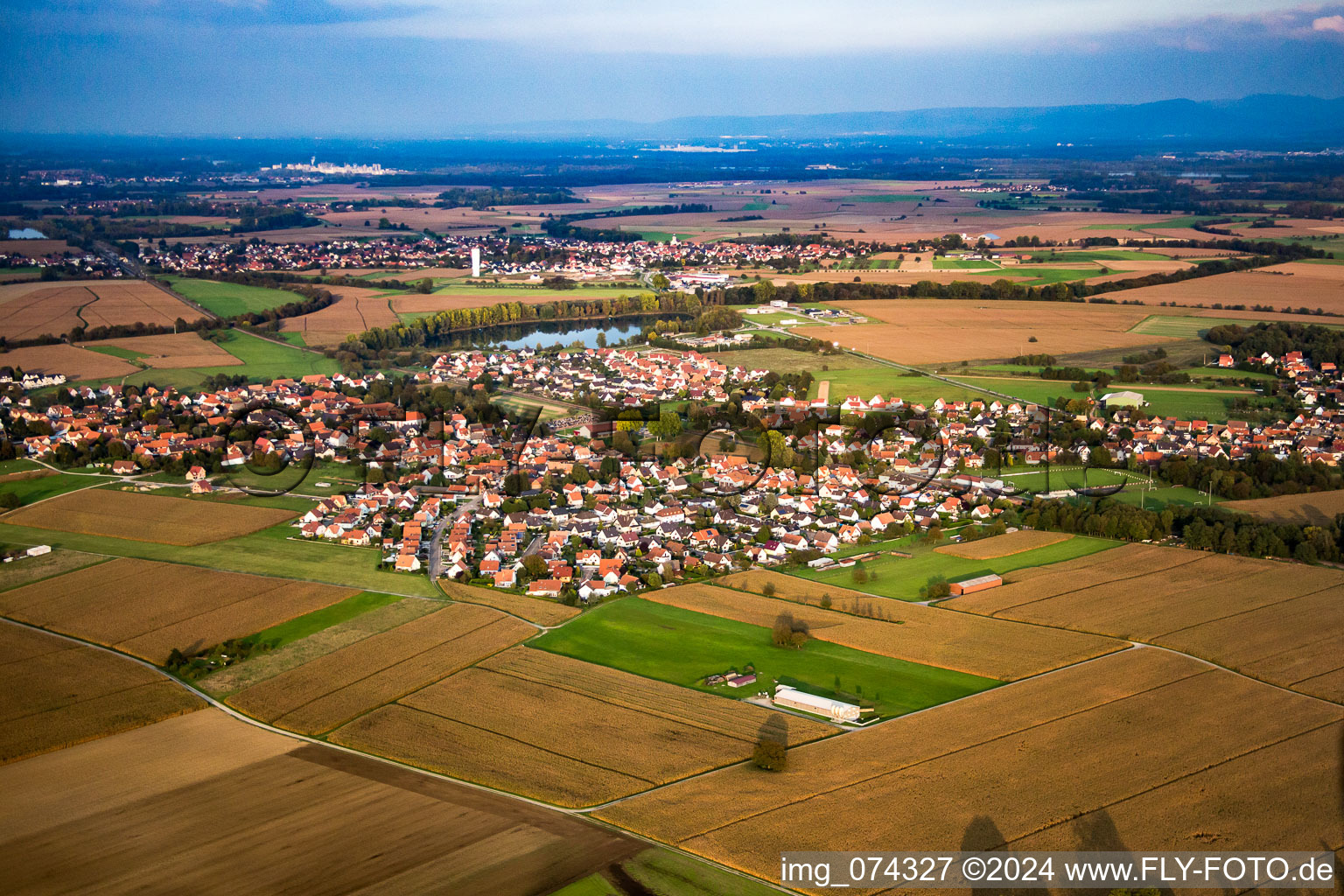 From the southwest in Rountzenheim in the state Bas-Rhin, France