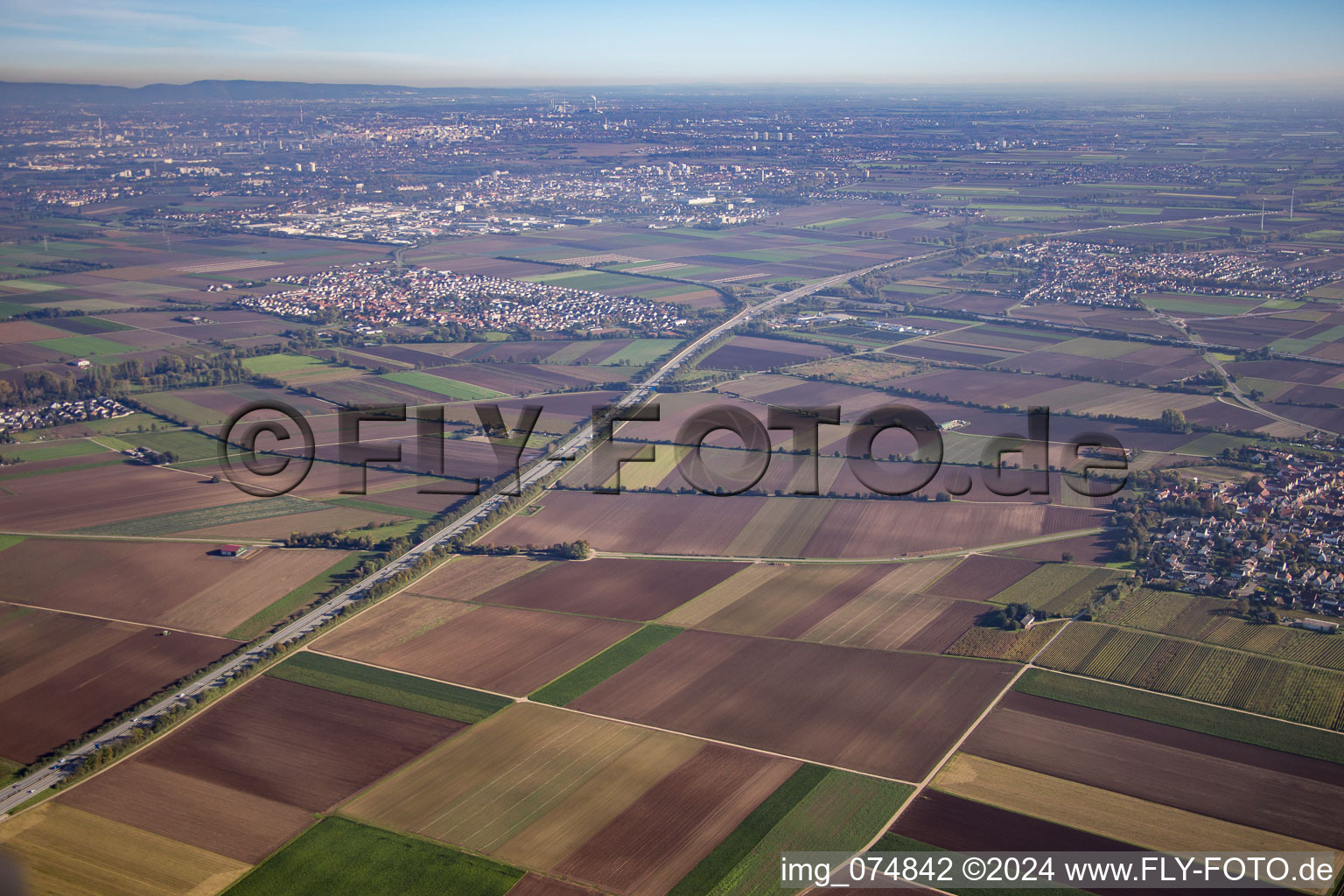 Route of the A6 in the district Heuchelheim in Heuchelheim bei Frankenthal in the state Rhineland-Palatinate, Germany