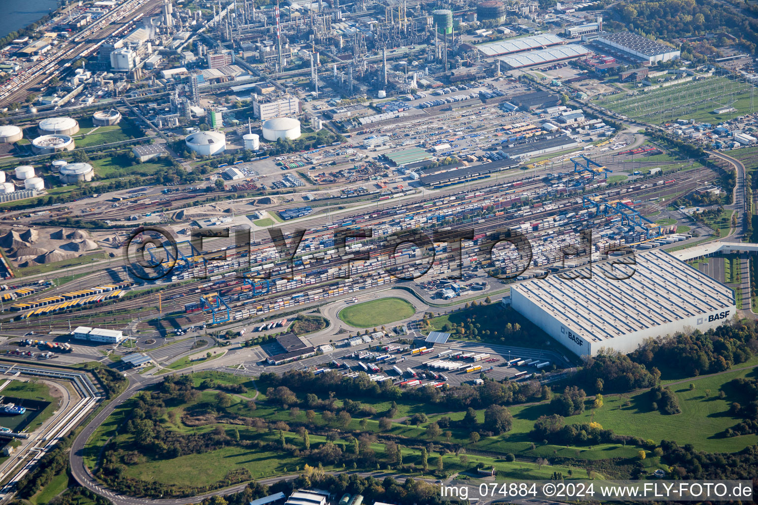 From the north in the district BASF in Ludwigshafen am Rhein in the state Rhineland-Palatinate, Germany from above