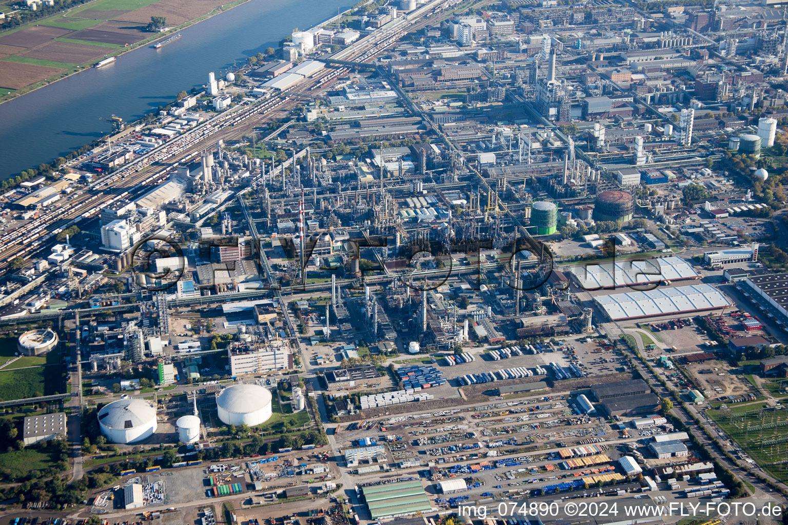 From the north in the district BASF in Ludwigshafen am Rhein in the state Rhineland-Palatinate, Germany from the plane