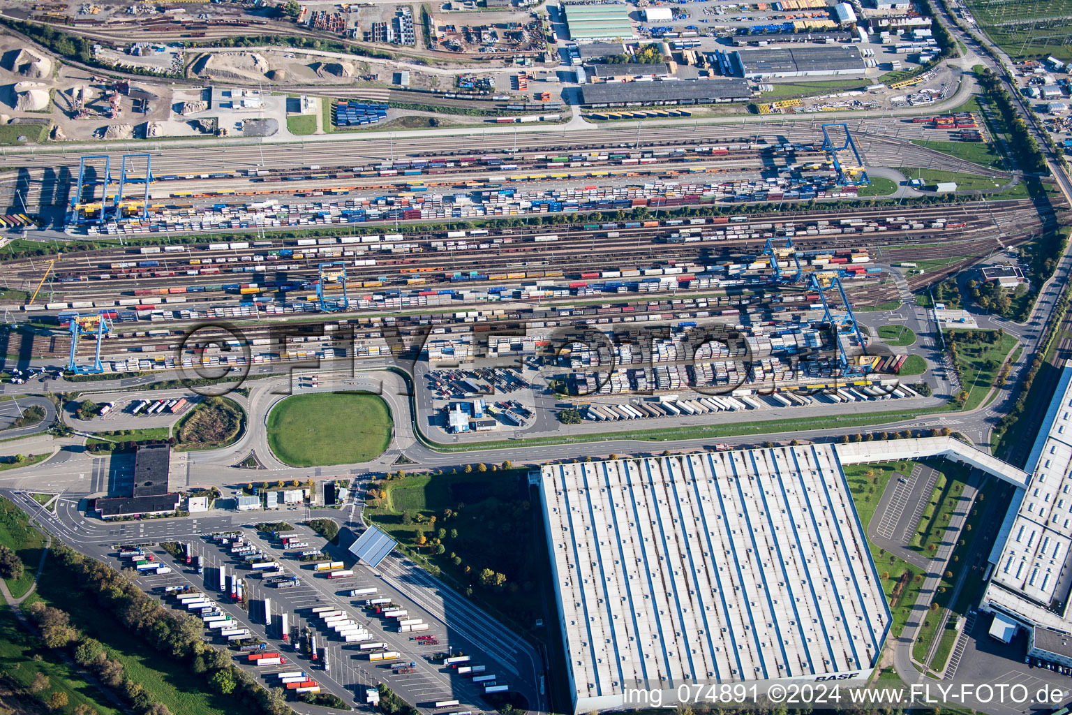 Bird's eye view of From the north in the district BASF in Ludwigshafen am Rhein in the state Rhineland-Palatinate, Germany