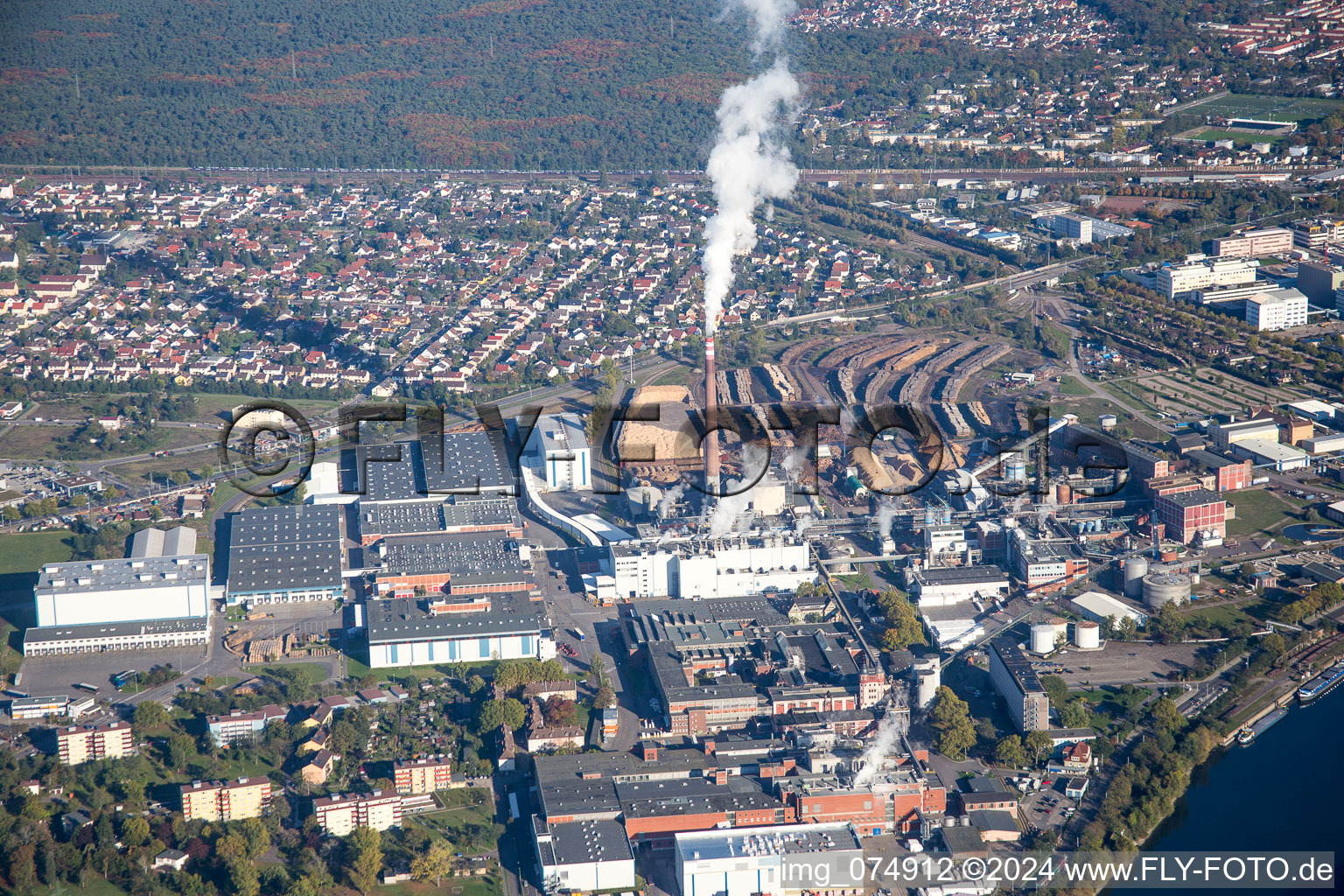 Aerial view of Building and production halls on the premises of SCA HYGIENE PRODUCTS GmbH in the district Waldhof in Mannheim in the state Baden-Wurttemberg, Germany