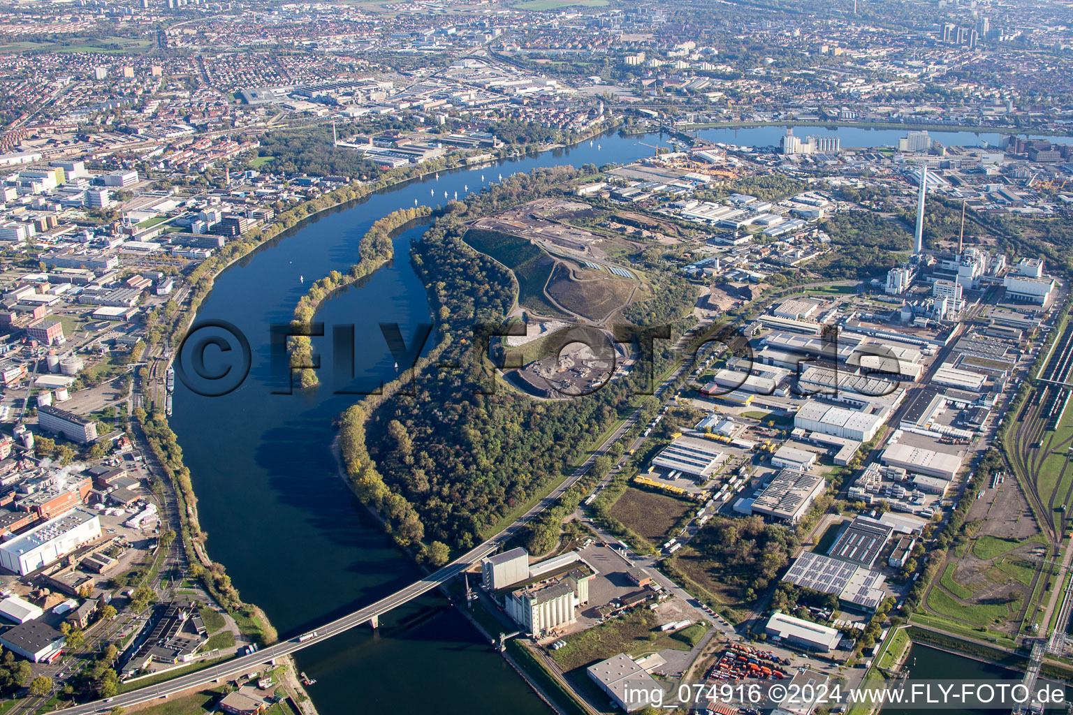 Friesenheimer Insel landfill (Monte Scherbolino), Carl Stahl Süd GmbH in the district Neckarstadt-West in Mannheim in the state Baden-Wuerttemberg, Germany