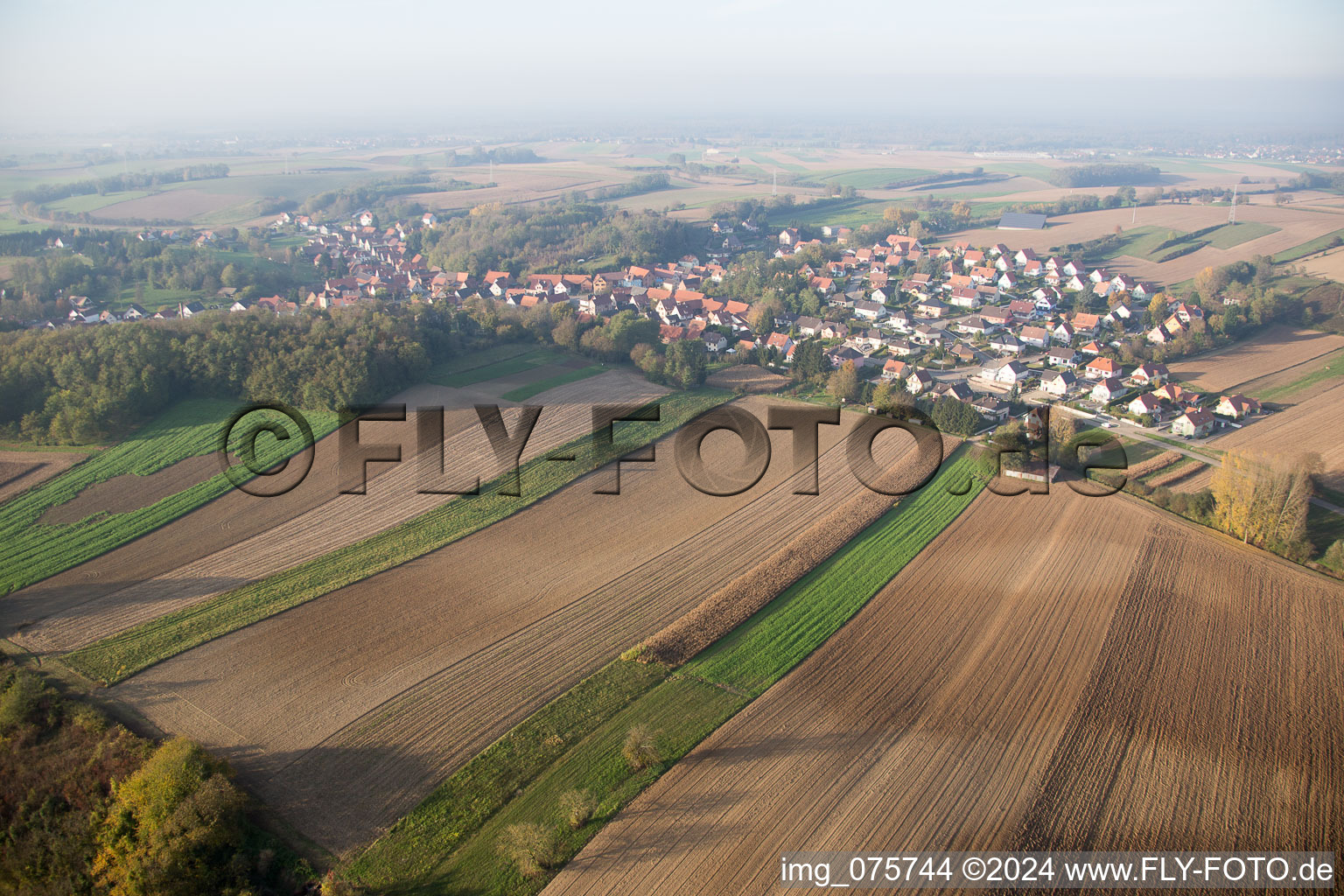 Oblique view of Neewiller-près-Lauterbourg in the state Bas-Rhin, France