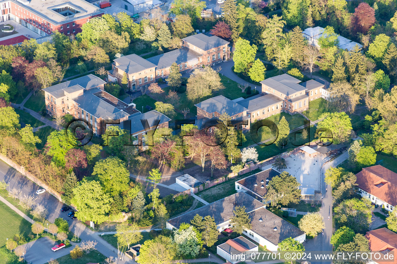 Aerial view of Hospital grounds of the Clinic for Child and Youth-psychiatry, Psychosomatik and Psychotherapie Riedstadt in the district Goddelau in Riedstadt in the state Hesse, Germany