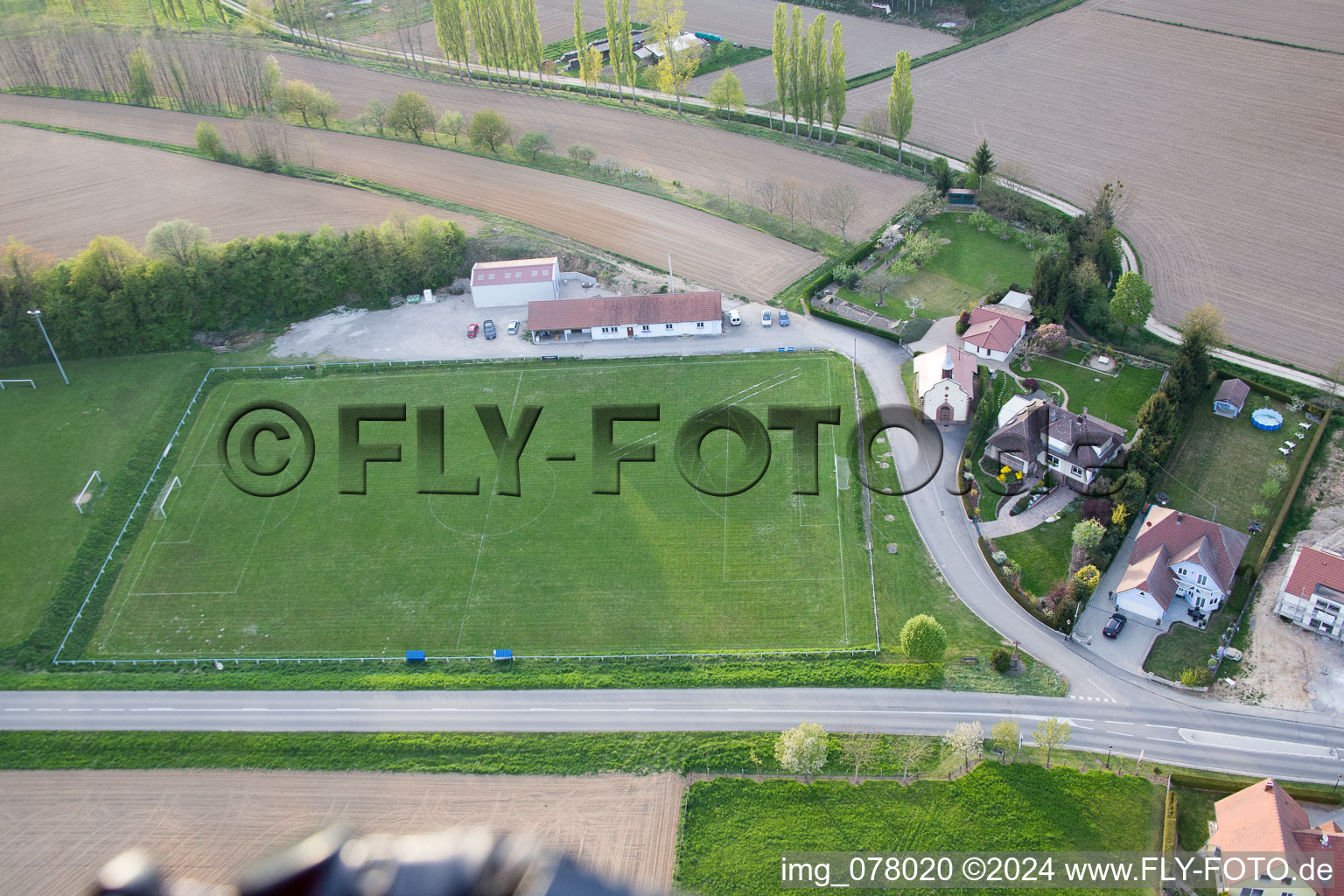 Neewiller-près-Lauterbourg in the state Bas-Rhin, France seen from above