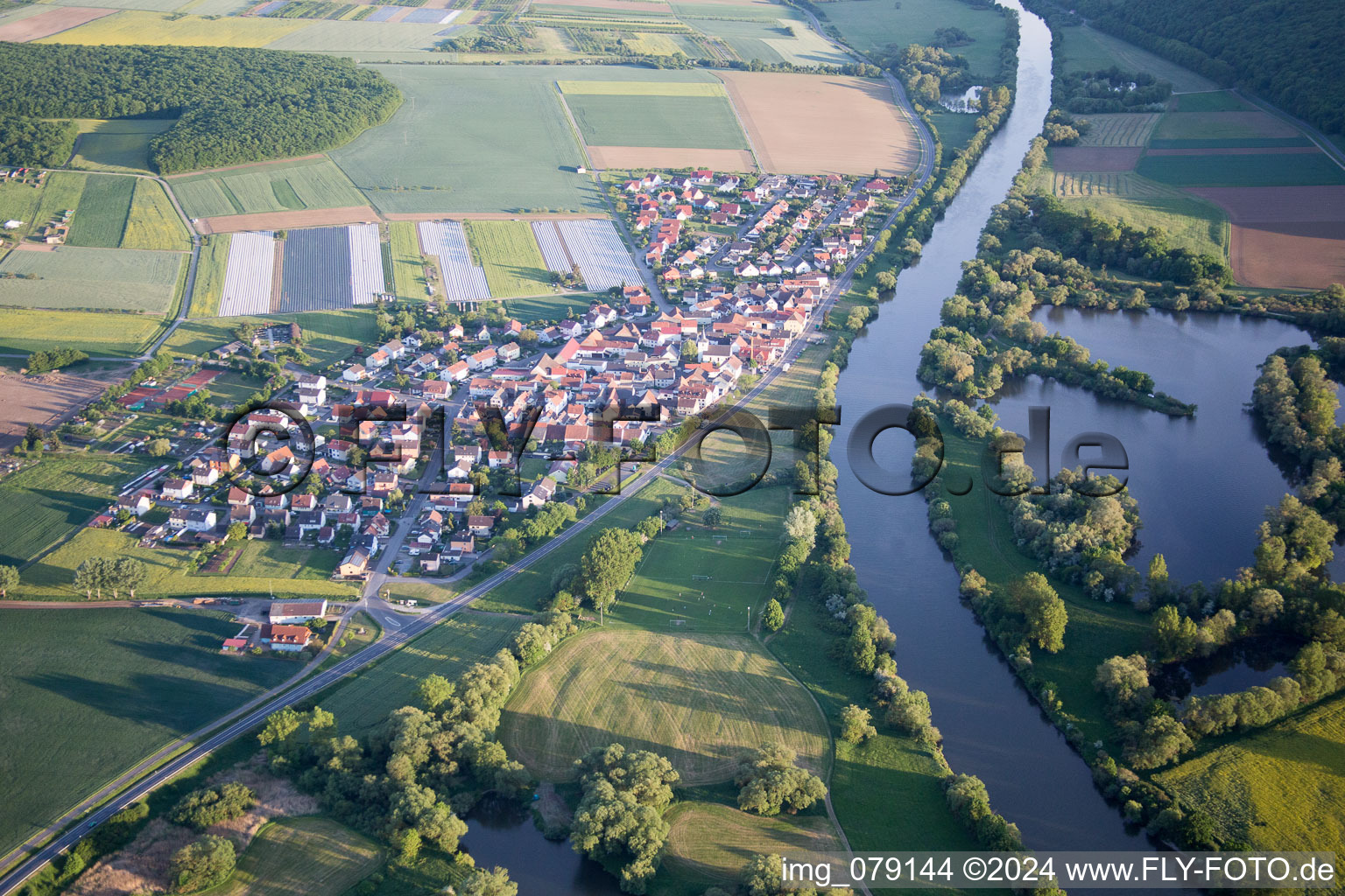 Village on the river bank areas of the Main river in the district Hirschfeld in Roethlein in the state Bavaria