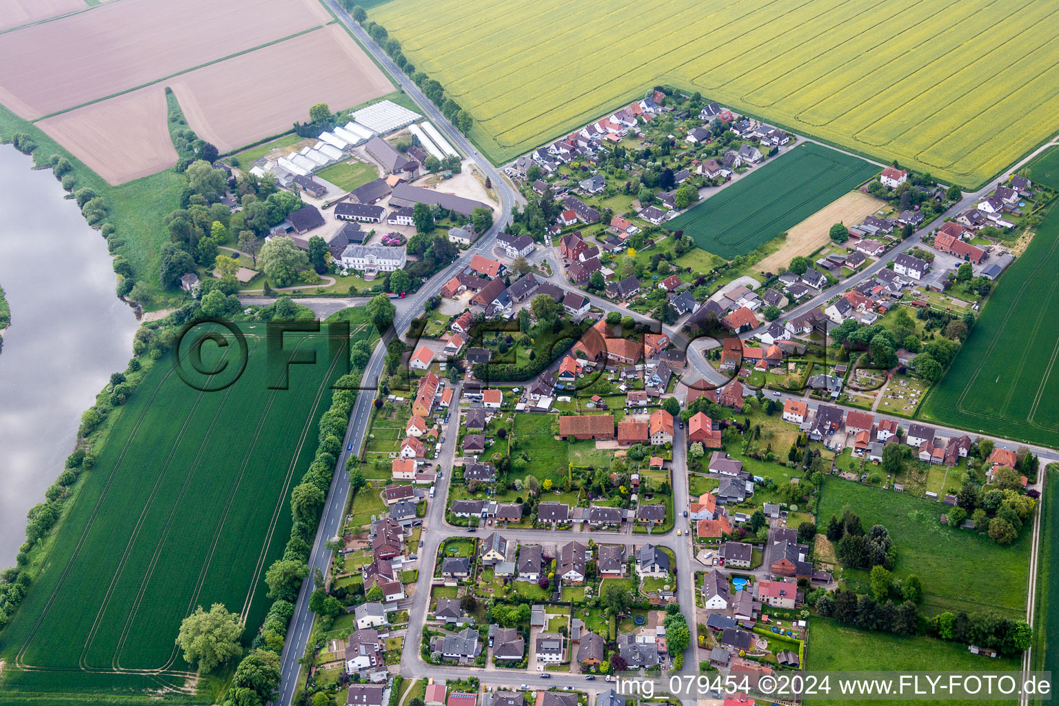 Town on the banks of the river of the Weser river in the district Ohr in Emmerthal in the state Lower Saxony, Germany