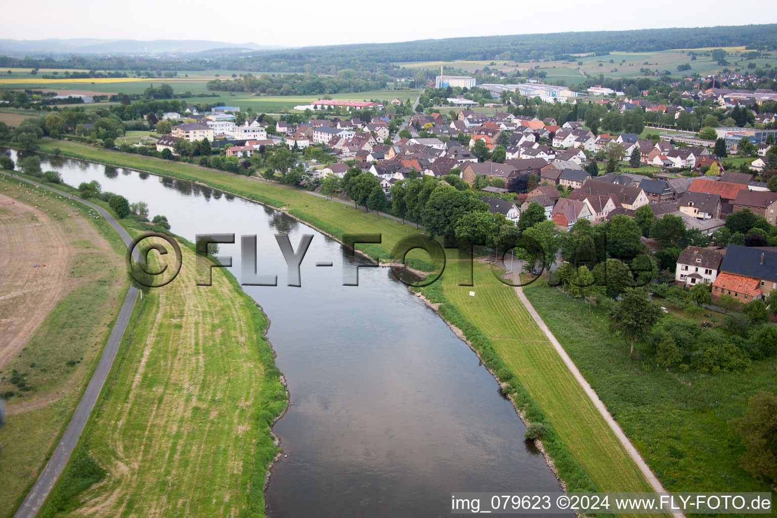 Village on the river bank areas of the Weser river in the district Wehrden in Boffzen in the state Lower Saxony