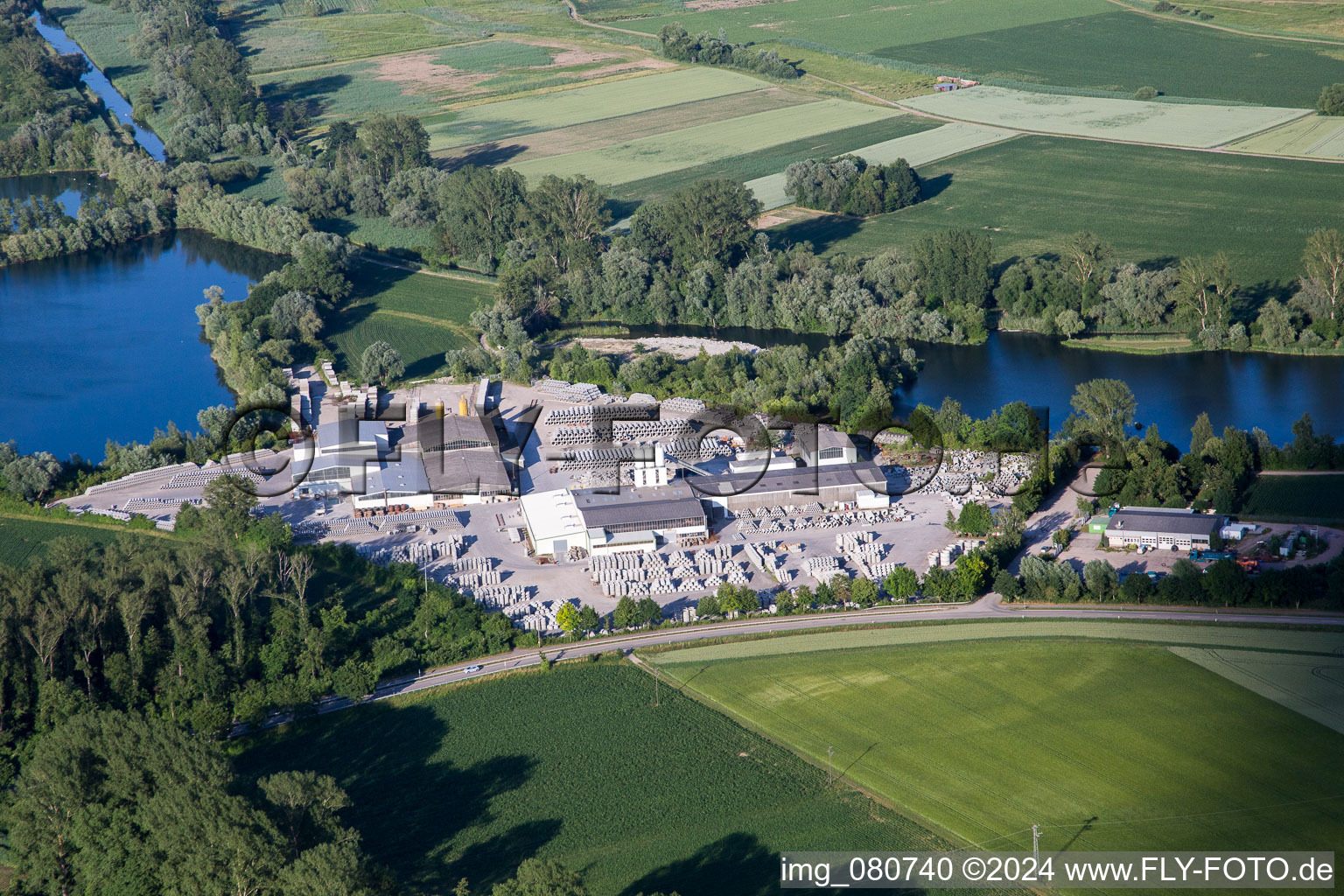 Site and tailings area of the gravel mining Kieswerk Wolf - Markus Wolf Kieswerk and Transporte in Leimersheim in the state Rhineland-Palatinate, Germany