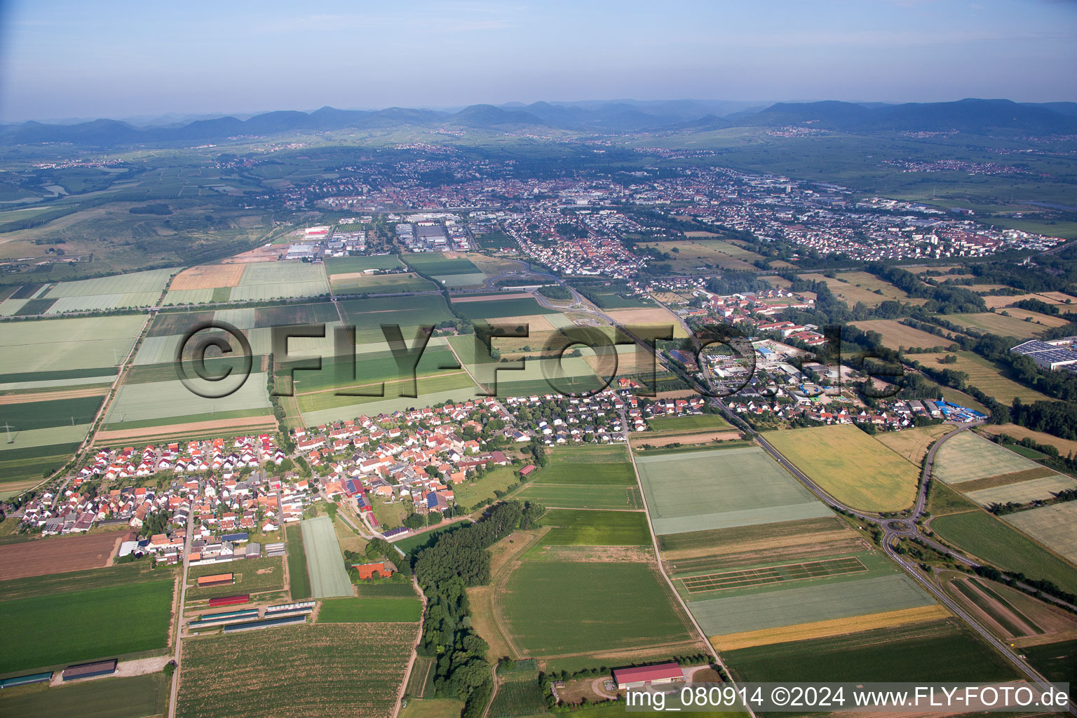 Aerial photograpy of District Mörlheim in Landau in der Pfalz in the state Rhineland-Palatinate, Germany