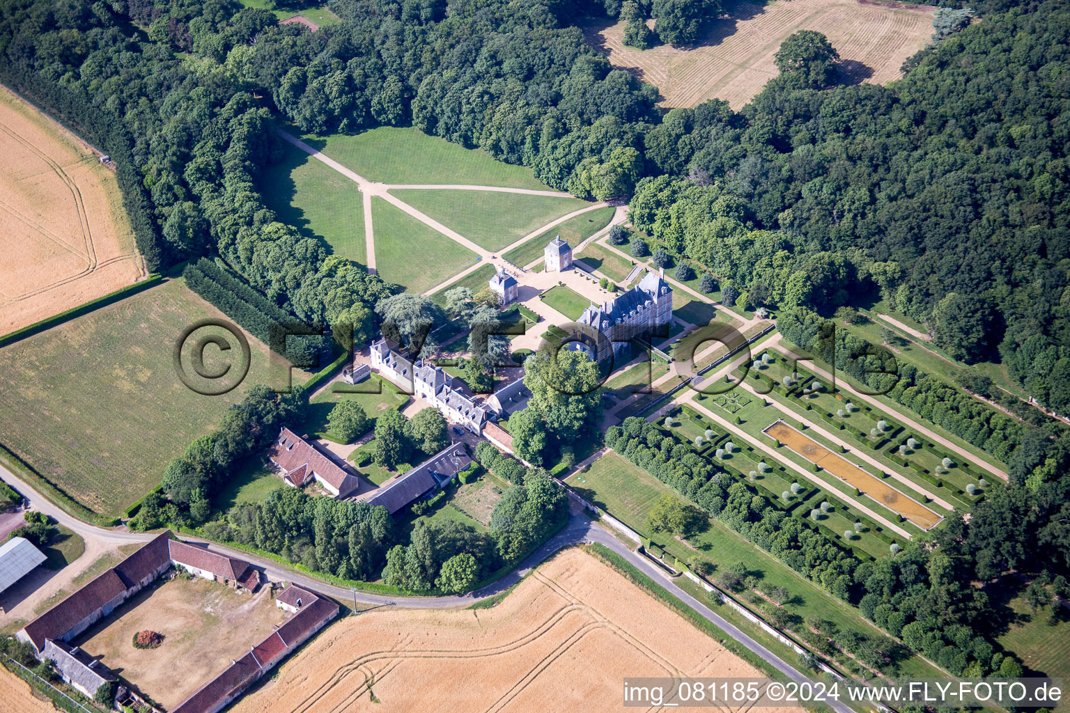 Château du Plessis-Fortia sci in Huisseau-en-Beauce in the state Loir et Cher, France from above