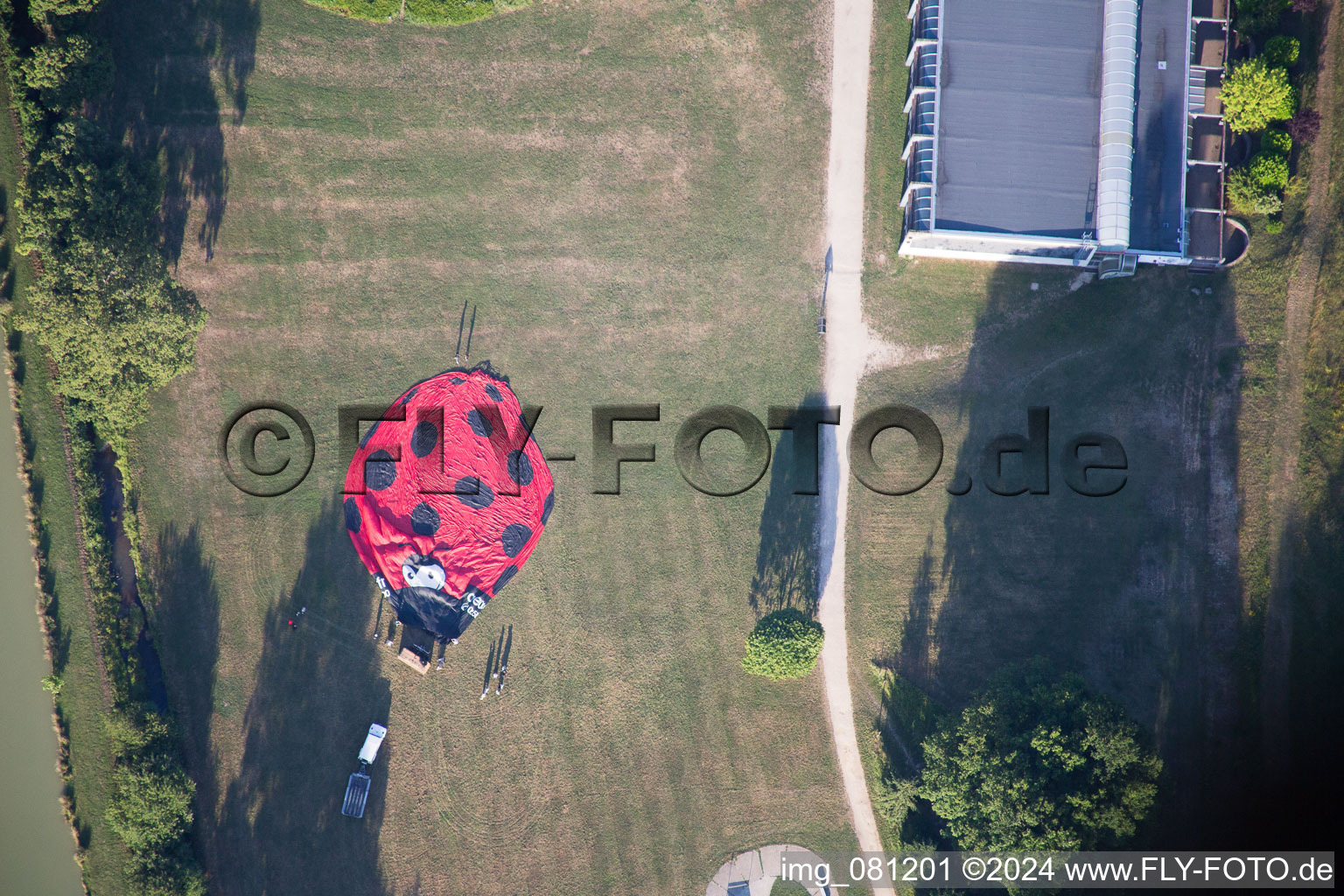 Balloon launch preparation in Onzain in the state Loir et Cher, France