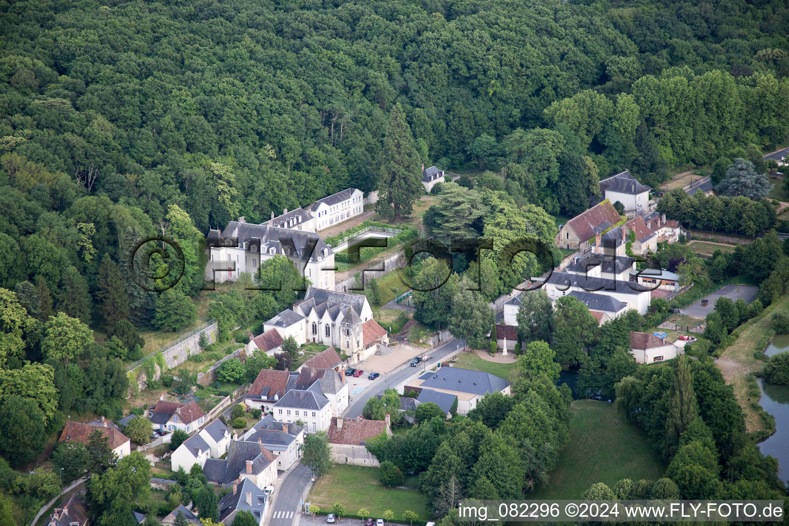 Saint-Ouen-les-Vignes in the state Indre et Loire, France from above