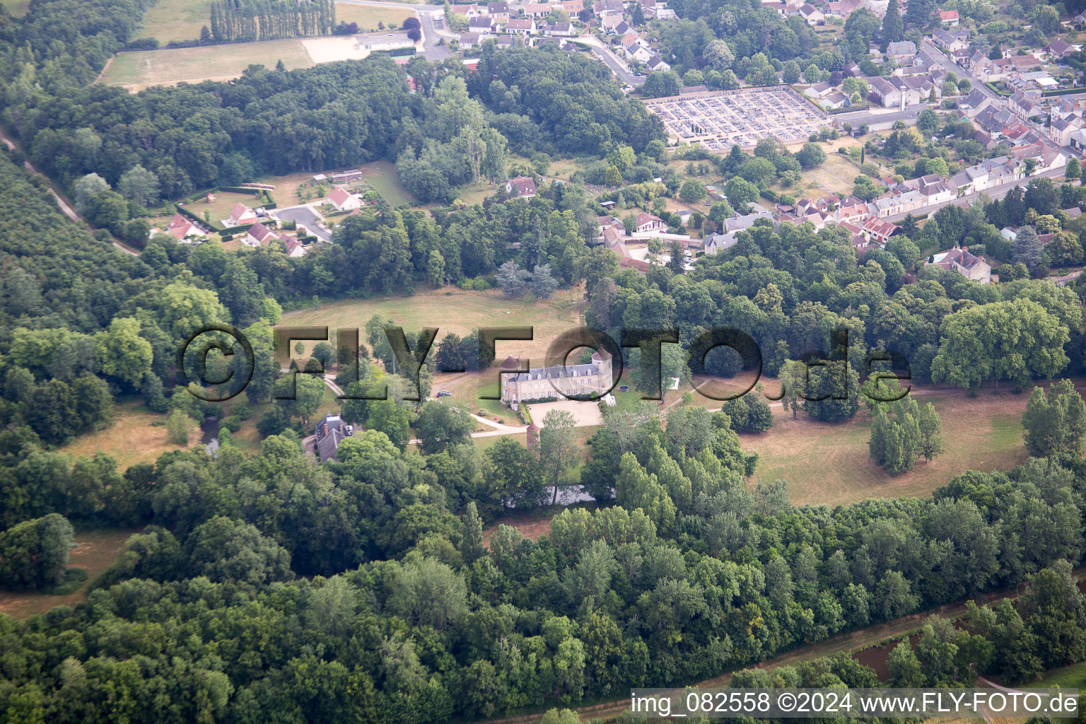 Aerial photograpy of Vitry-aux-Loges in the state Loiret, France