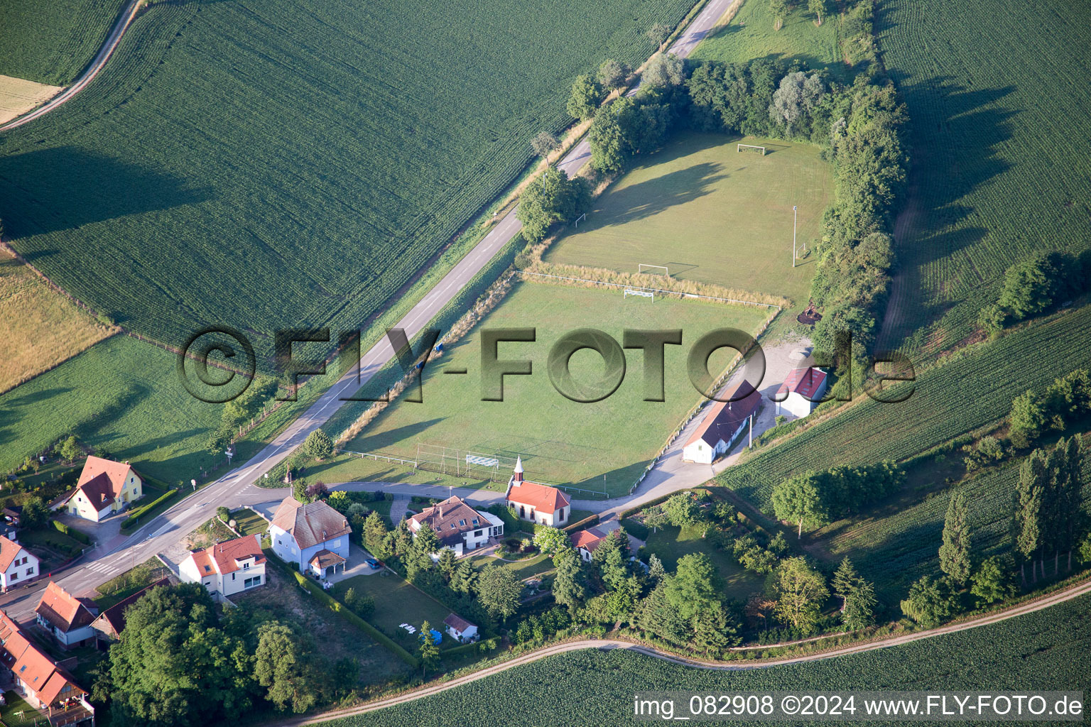 Neewiller-près-Lauterbourg in the state Bas-Rhin, France seen from above