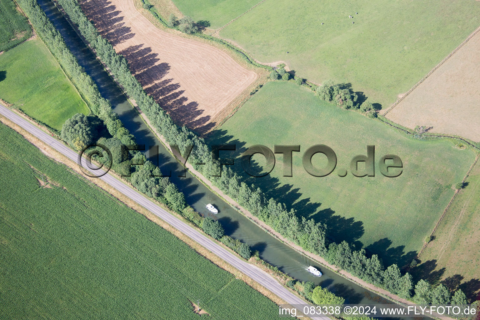 Oblique view of Lacroix-sur-Meuse in the state Meuse, France