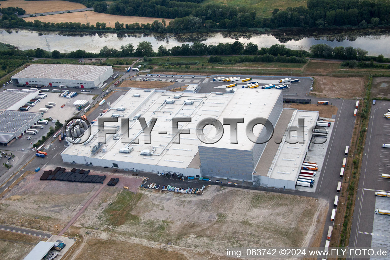 Aerial view of Oberwald Industrial Area in Wörth am Rhein in the state Rhineland-Palatinate, Germany