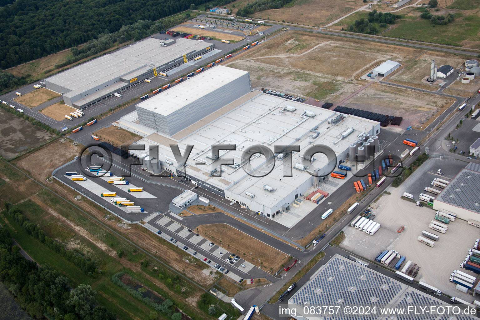 Drone image of Oberwald Industrial Area in Wörth am Rhein in the state Rhineland-Palatinate, Germany