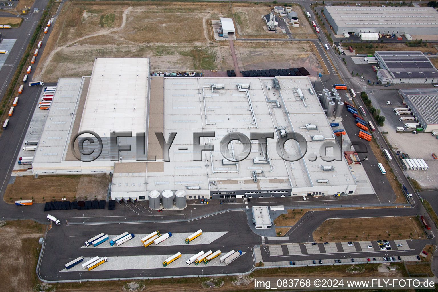 Bird's eye view of Oberwald Industrial Area in Wörth am Rhein in the state Rhineland-Palatinate, Germany