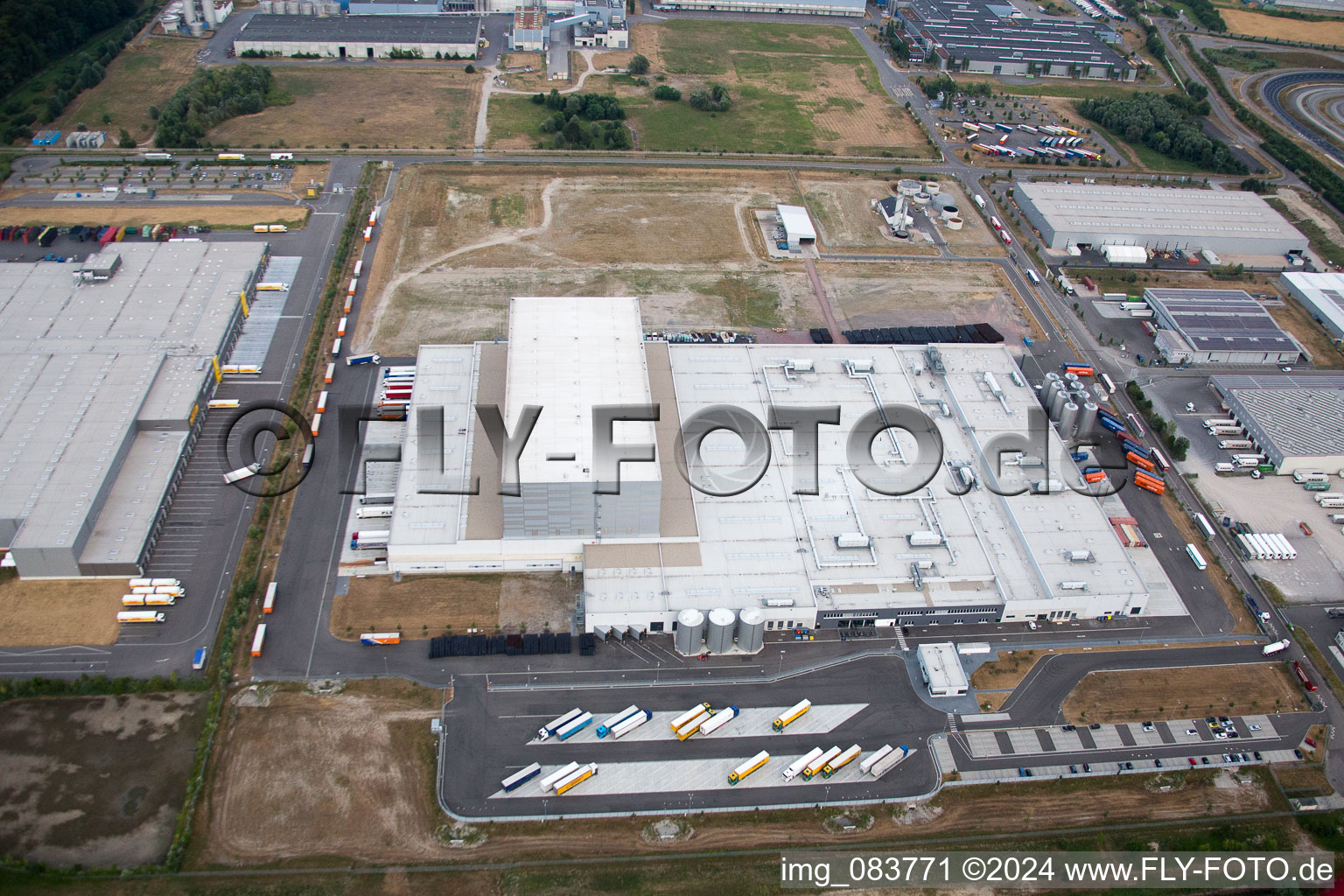 Drone image of Oberwald Industrial Area in Wörth am Rhein in the state Rhineland-Palatinate, Germany