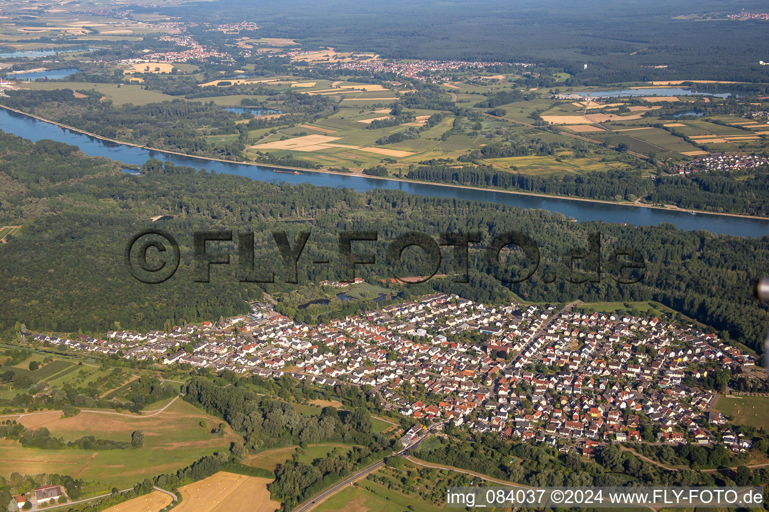 From the west in the district Neuburgweier in Rheinstetten in the state Baden-Wuerttemberg, Germany