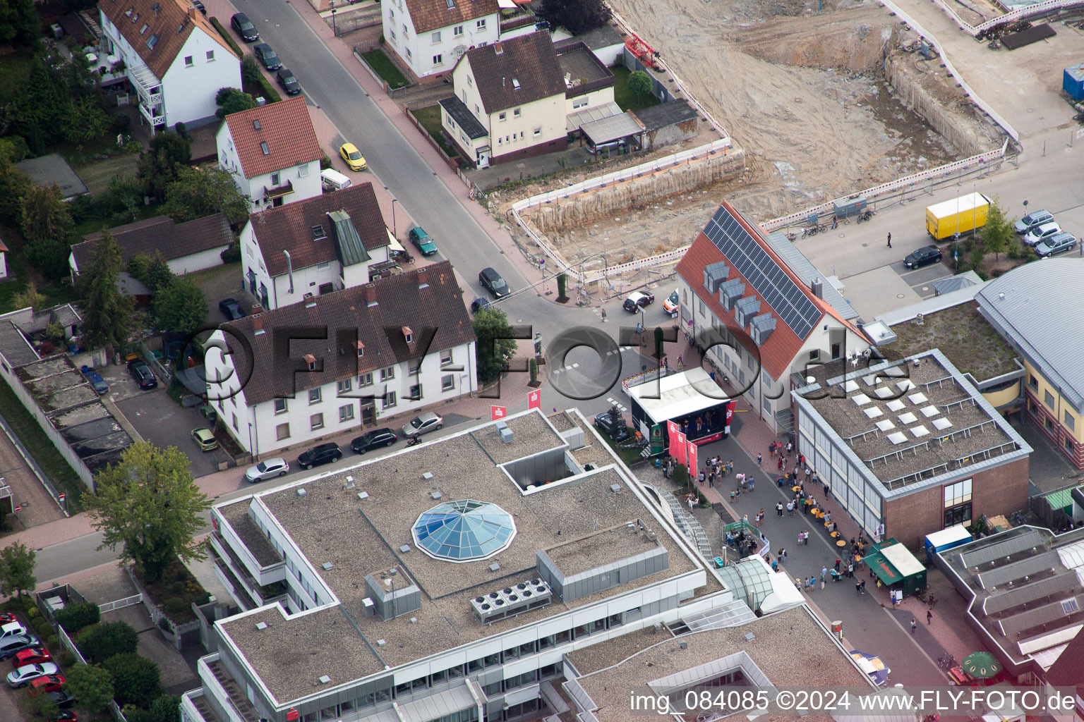 Oblique view of New development area "In the city centre" between Bismarck- and Gartenstr in Kandel in the state Rhineland-Palatinate, Germany