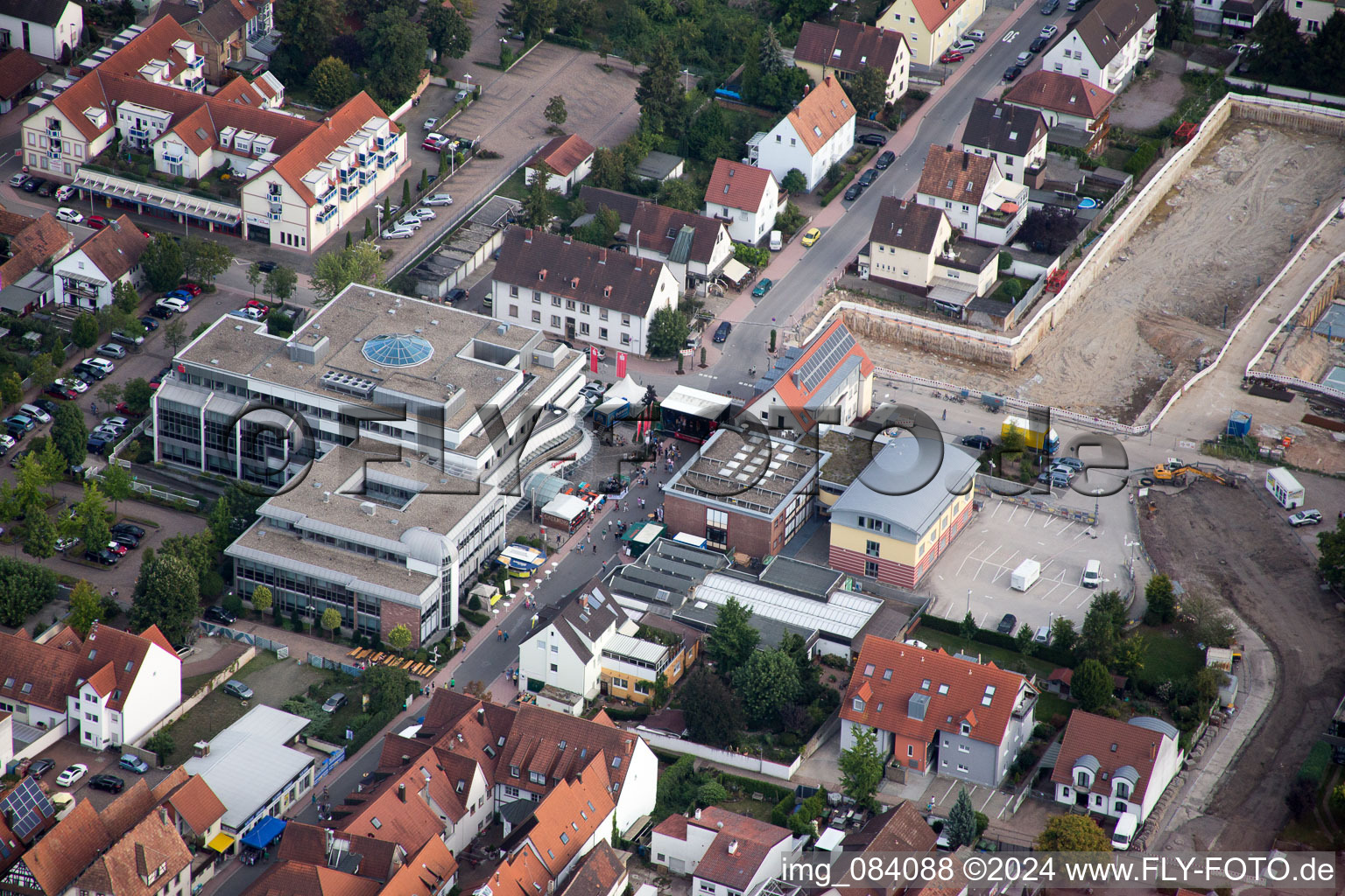 New development area "In the city centre" between Bismarck- and Gartenstr in Kandel in the state Rhineland-Palatinate, Germany from above