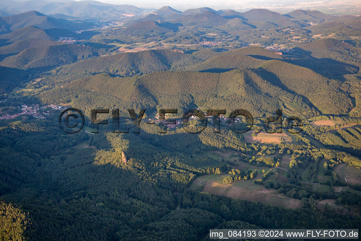 From the west in Darstein in the state Rhineland-Palatinate, Germany