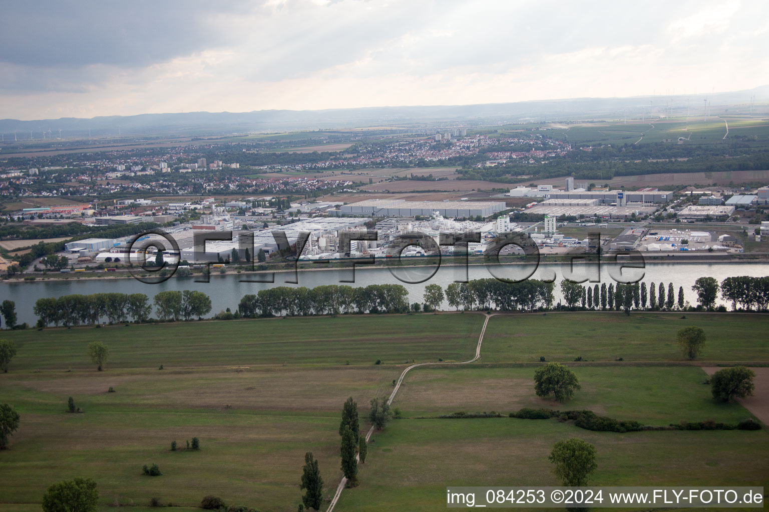 Aerial photograpy of Industrial area N from the east in Worms in the state Rhineland-Palatinate, Germany