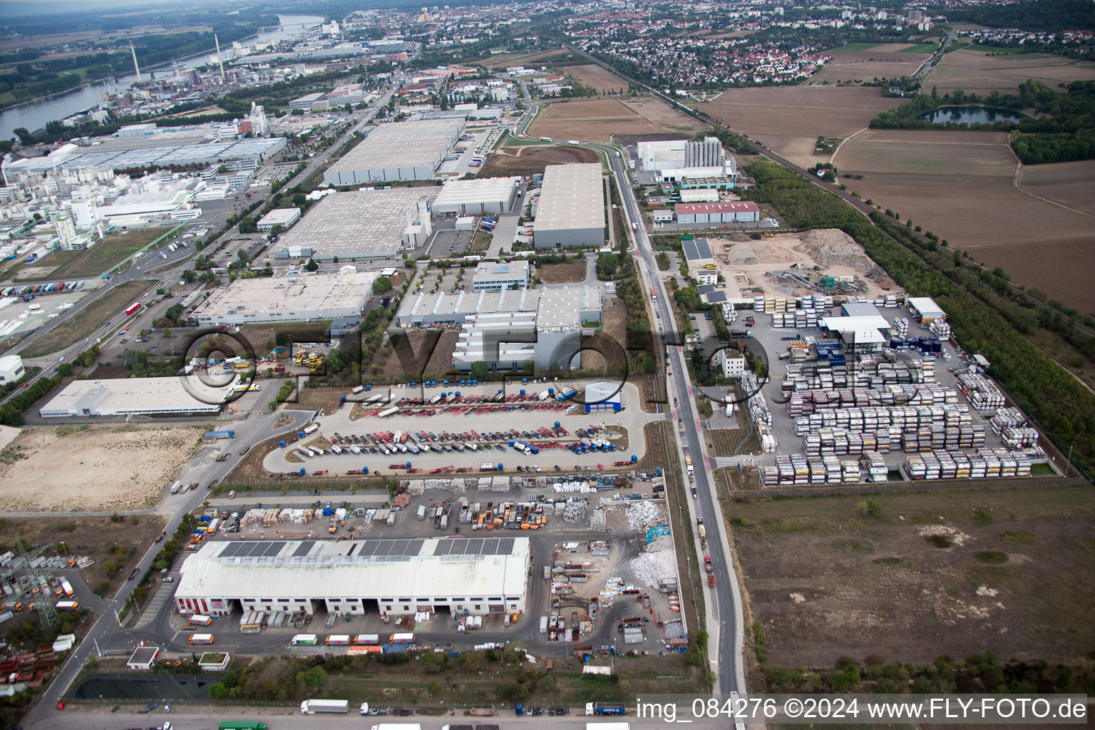 Industrial area Im Langgewan, forwarding company Kube & Kubenz in Worms in the state Rhineland-Palatinate, Germany viewn from the air