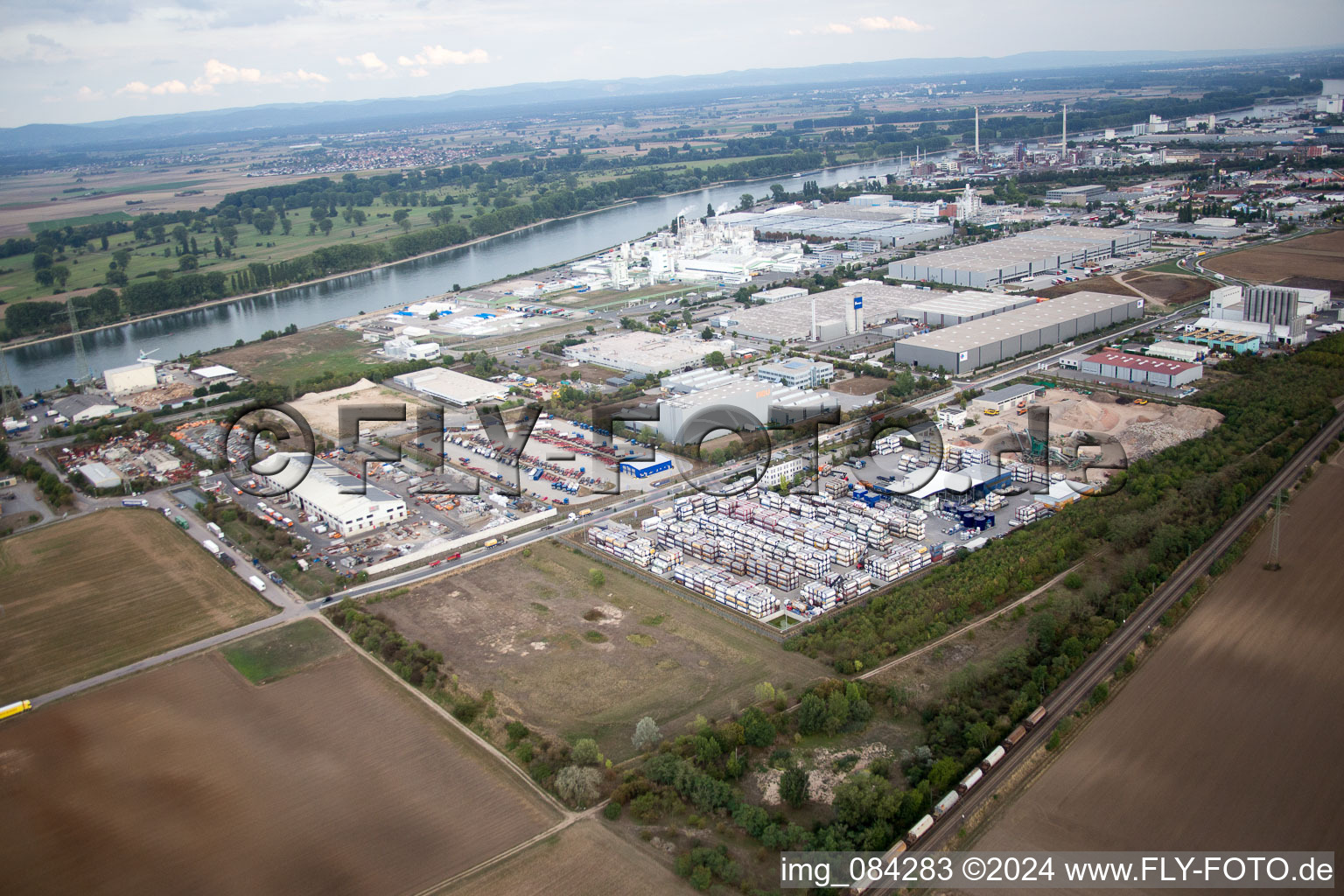 Drone image of Industrial area Im Langgewan, forwarding company Kube & Kubenz in Worms in the state Rhineland-Palatinate, Germany