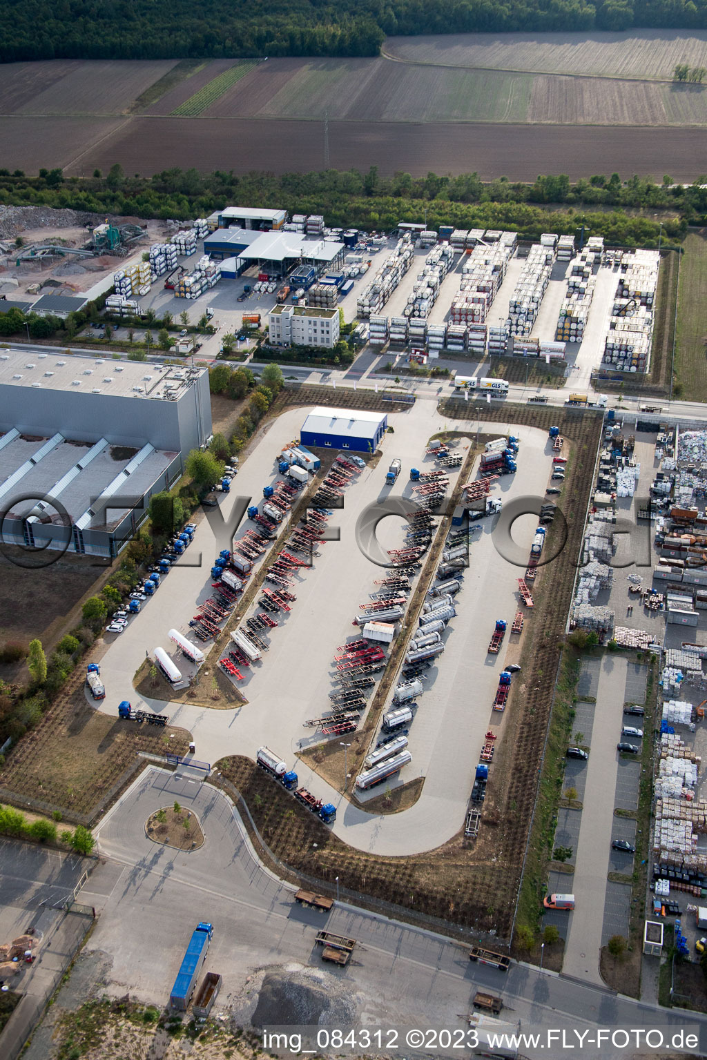 Industrial area Im Langgewan, forwarding company Kube & Kubenz in Worms in the state Rhineland-Palatinate, Germany from a drone
