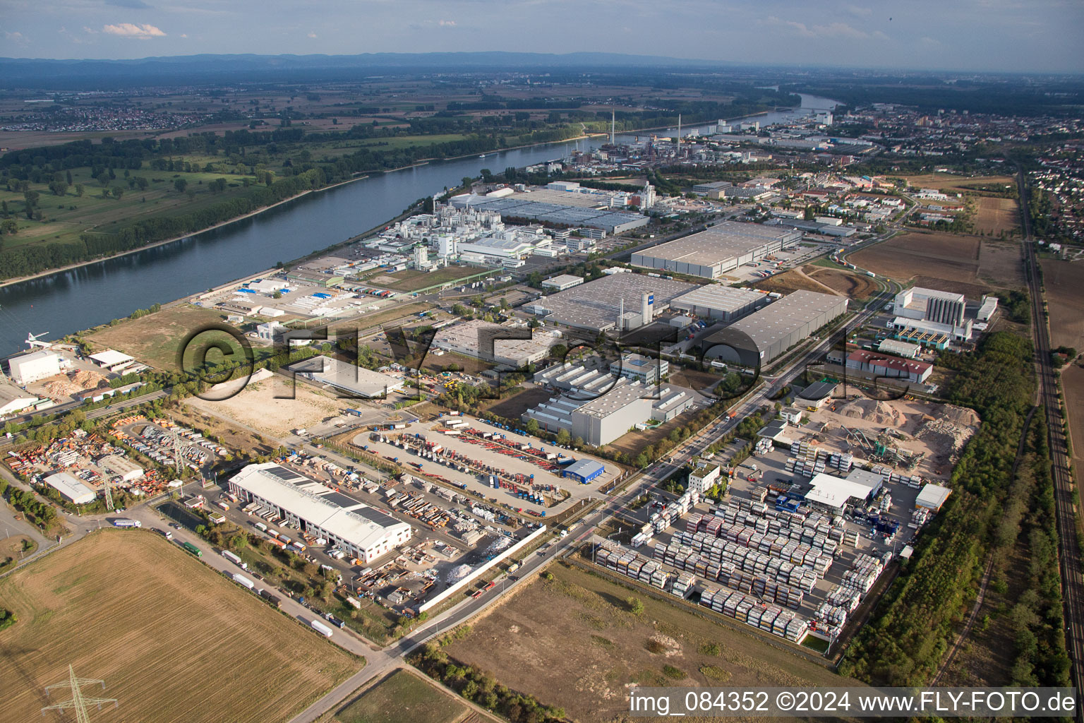 Aerial view of Industrial area Im Langgewan, forwarding company Kube & Kubenz in Worms in the state Rhineland-Palatinate, Germany