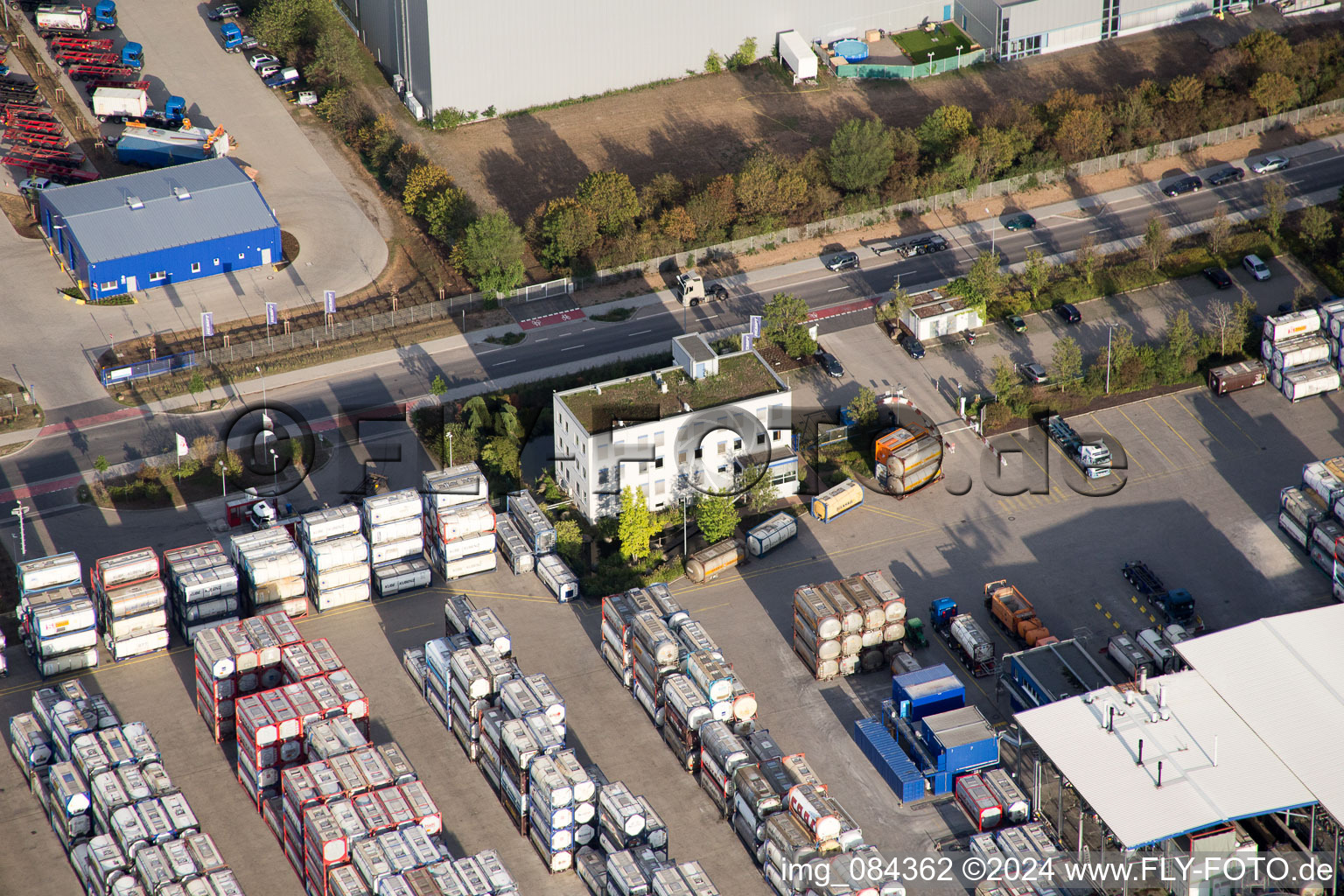 Industrial area Im Langgewan, forwarding company Kube & Kubenz in Worms in the state Rhineland-Palatinate, Germany from above