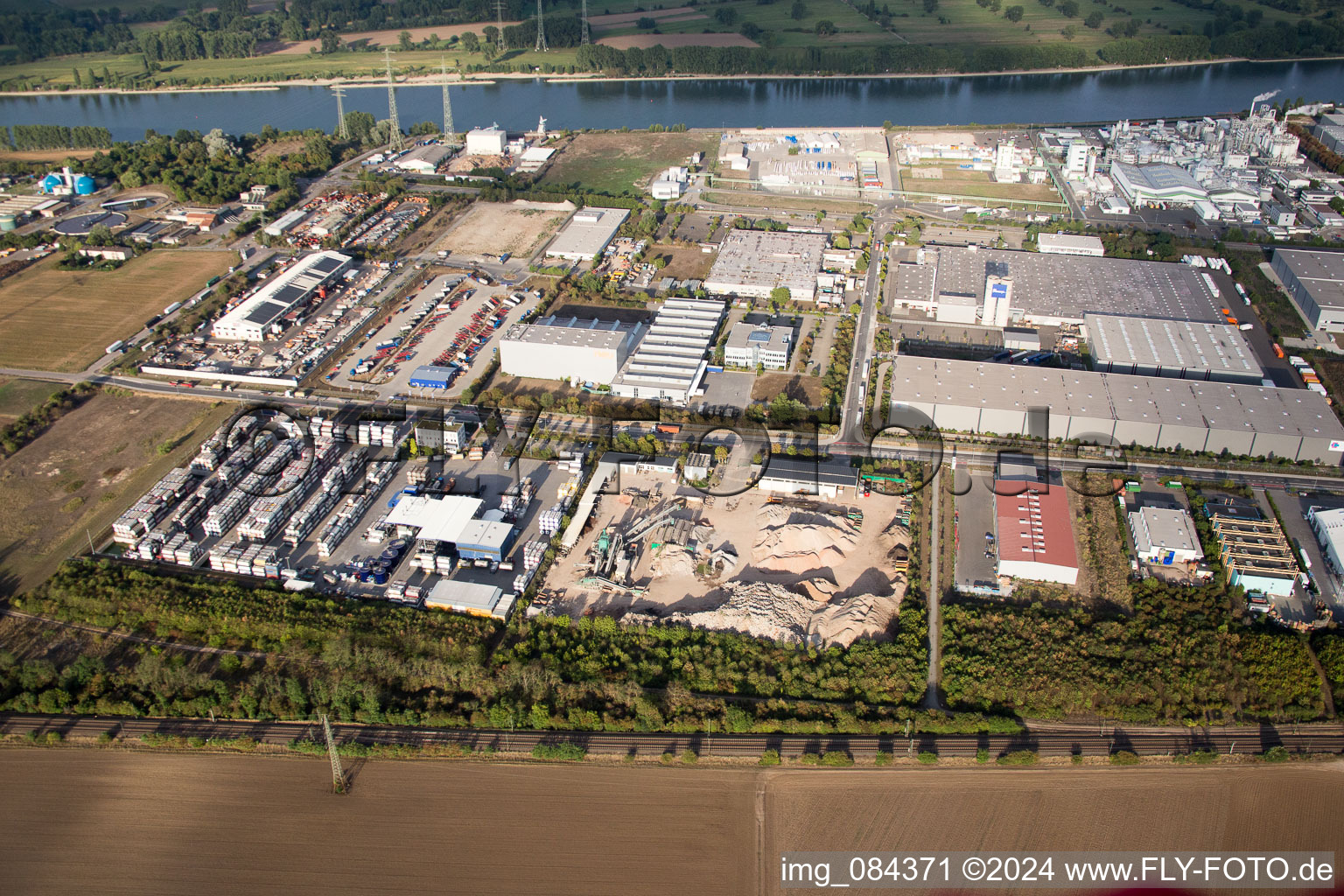 Industrial area Im Langgewan, forwarding company Kube & Kubenz in Worms in the state Rhineland-Palatinate, Germany viewn from the air