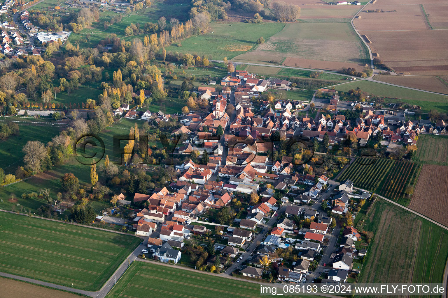 Aerial view of Town View of the streets and houses of the residential areas in the district Muehlhofen in Billigheim-Ingenheim in the state Rhineland-Palatinate