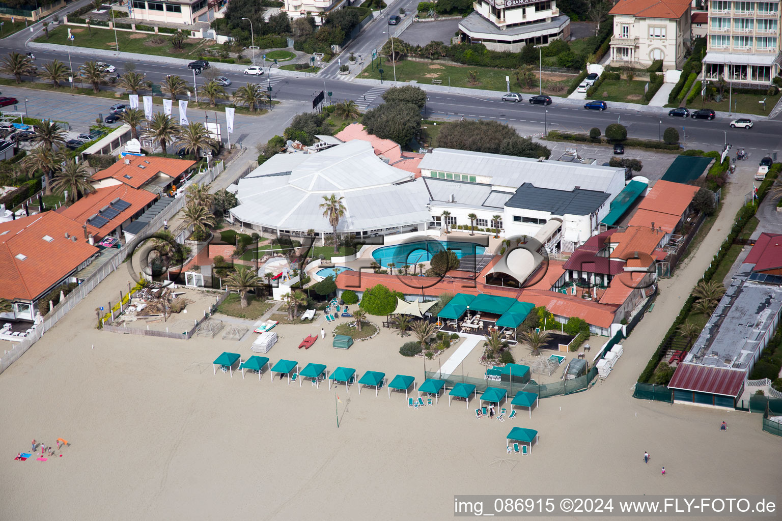 Coastline on the sandy beach of the Ligurian sea in Forte dei Marmi in Toskana, Italy