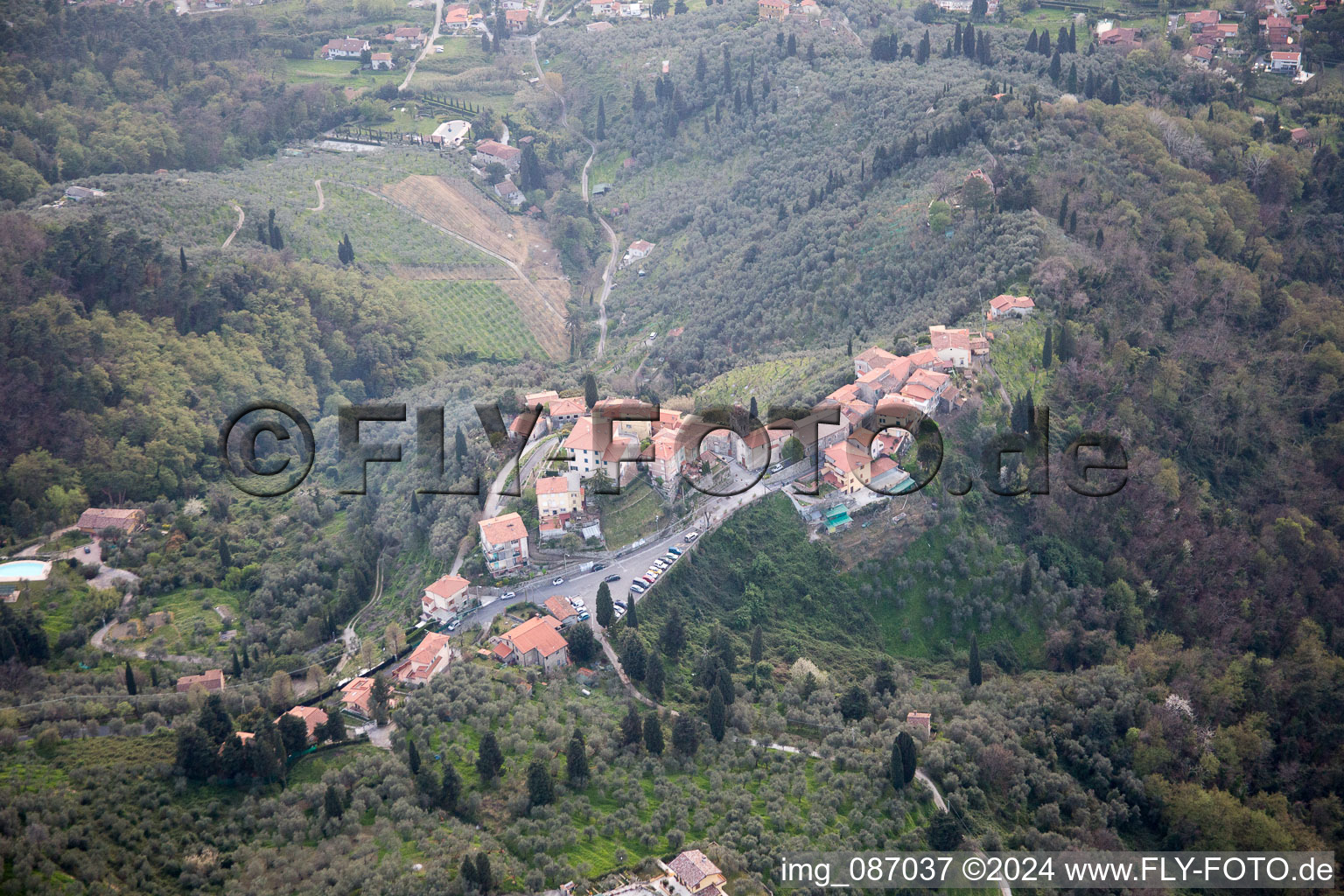 Mommio Castello in the state Tuscany, Italy